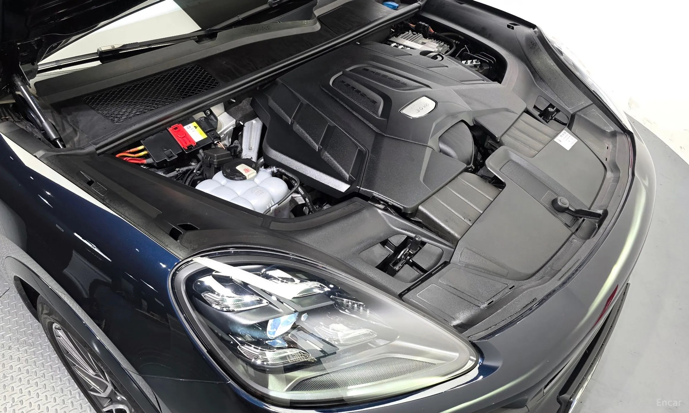 Porsche Cayenne (PO536) превью 6