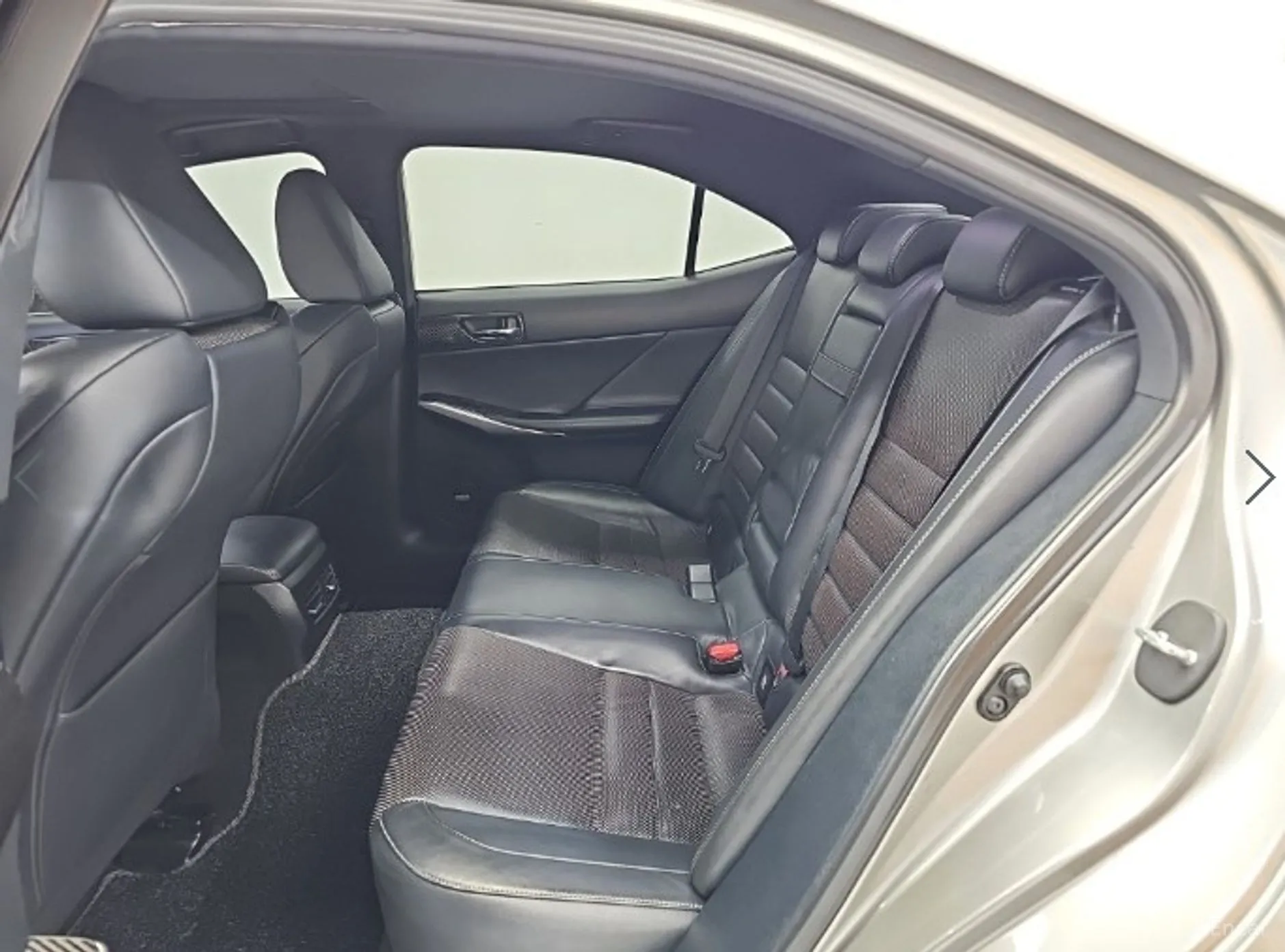 Lexus New IS250 превью 12