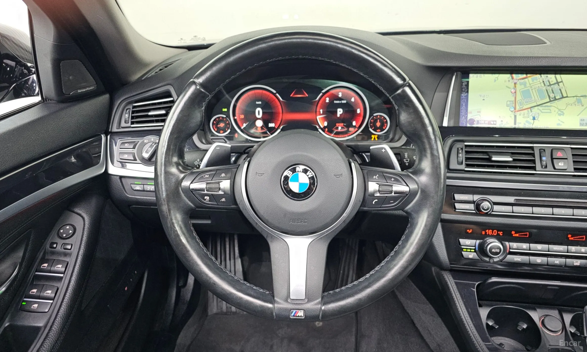 BMW 5 Series (F10) превью 13