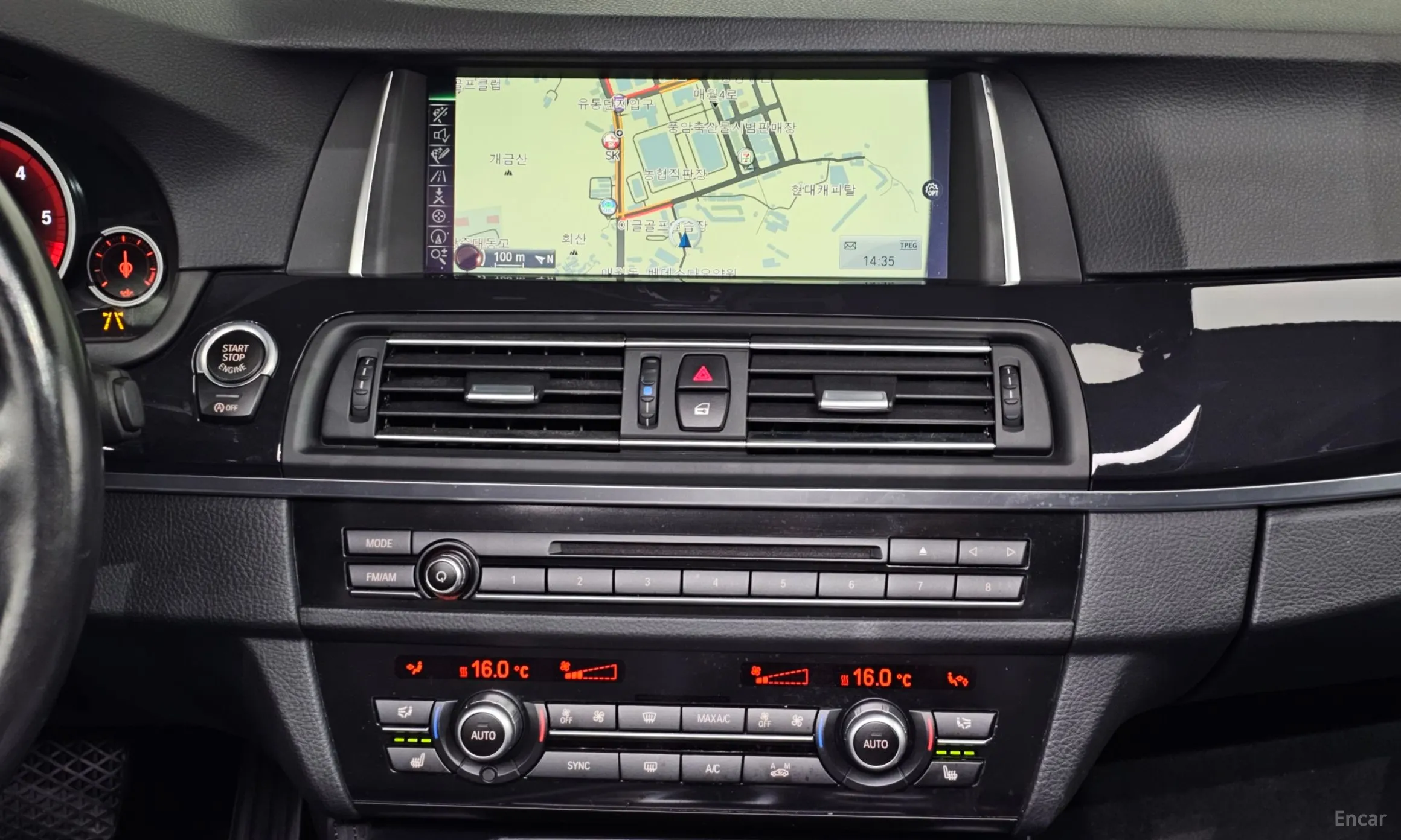 BMW 5 Series (F10) превью 14