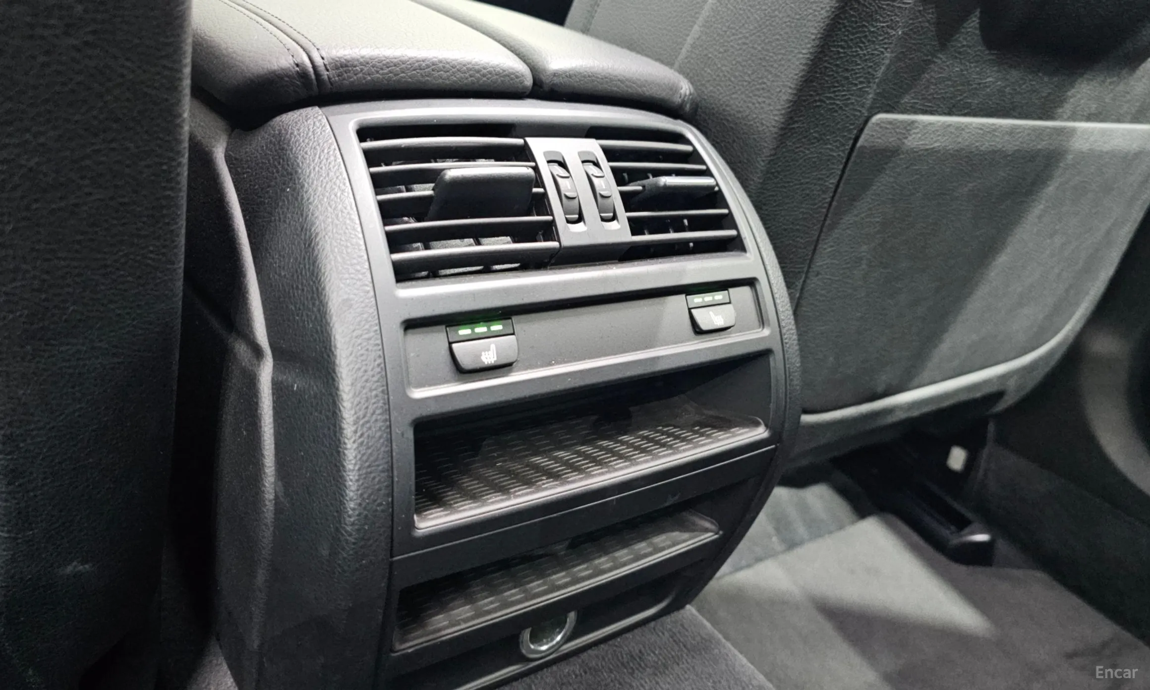 BMW 5 Series (F10) превью 19