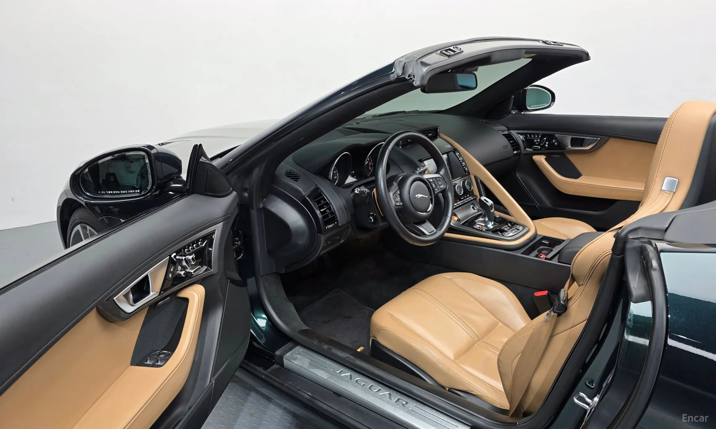 Jaguar F-TYPE превью 10