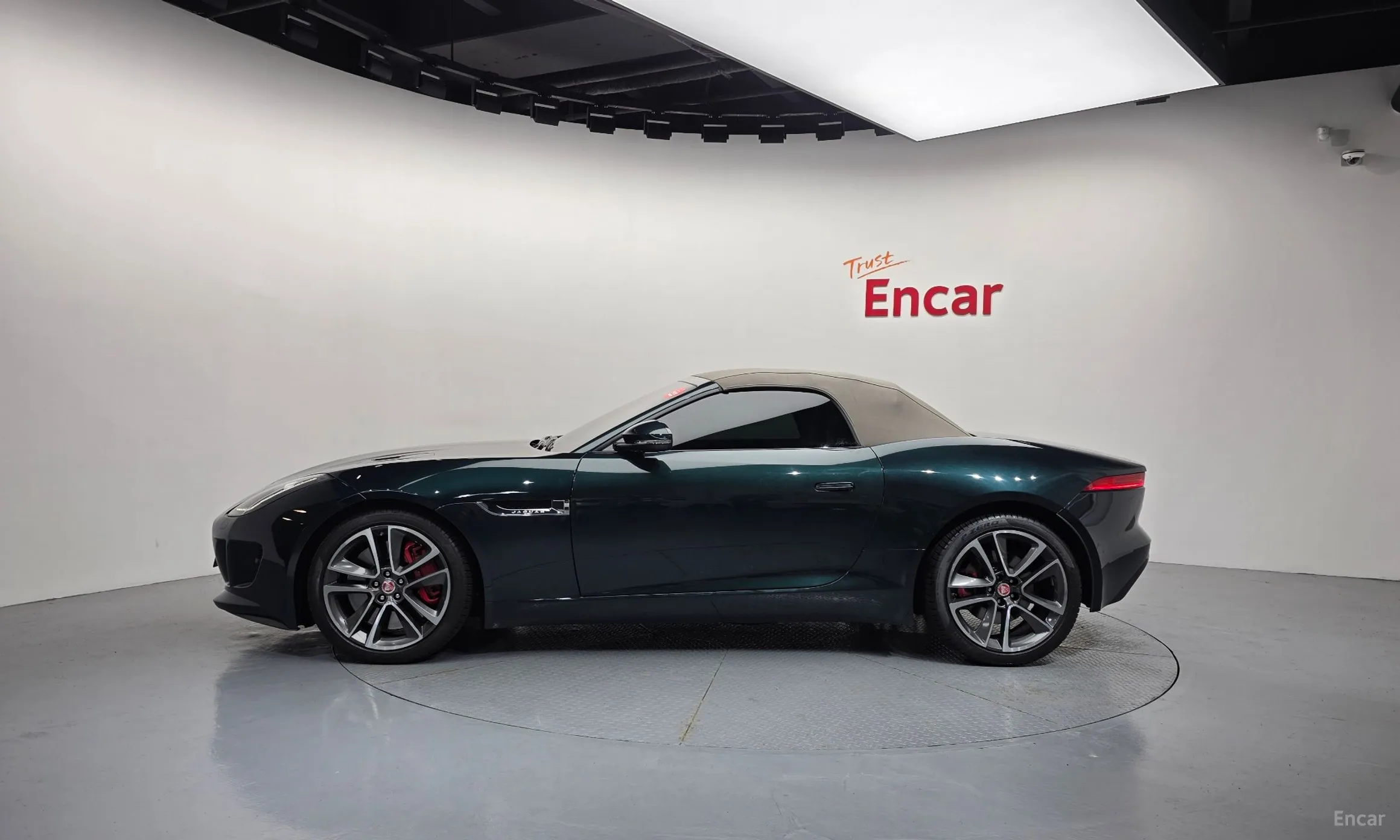 Jaguar F-TYPE превью 20