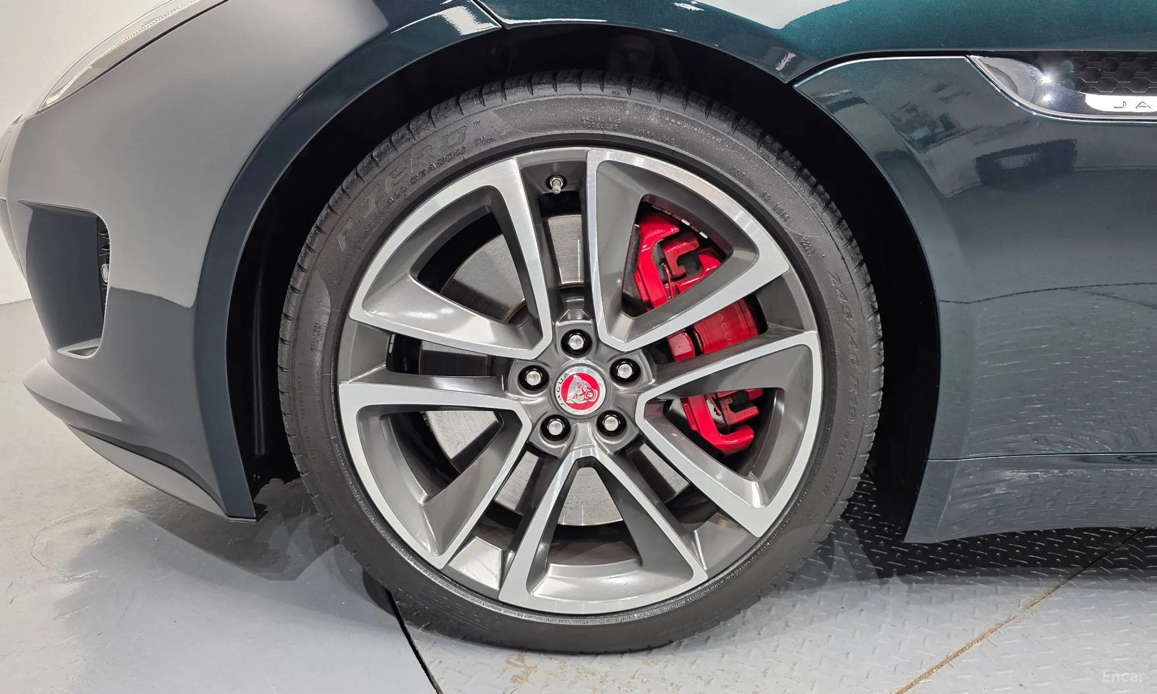 Jaguar F-TYPE превью 5