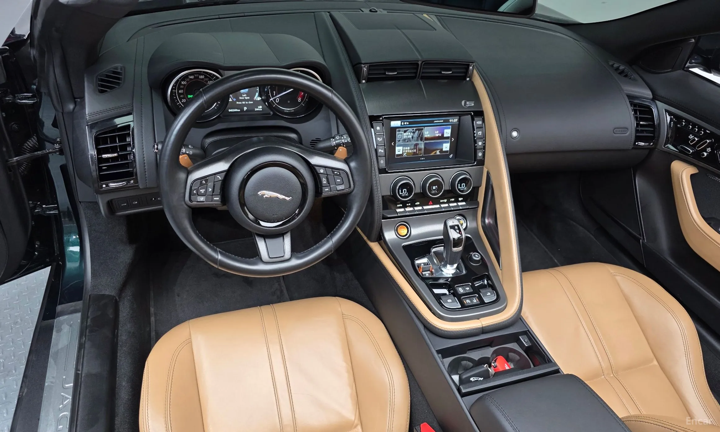 Jaguar F-TYPE превью 7