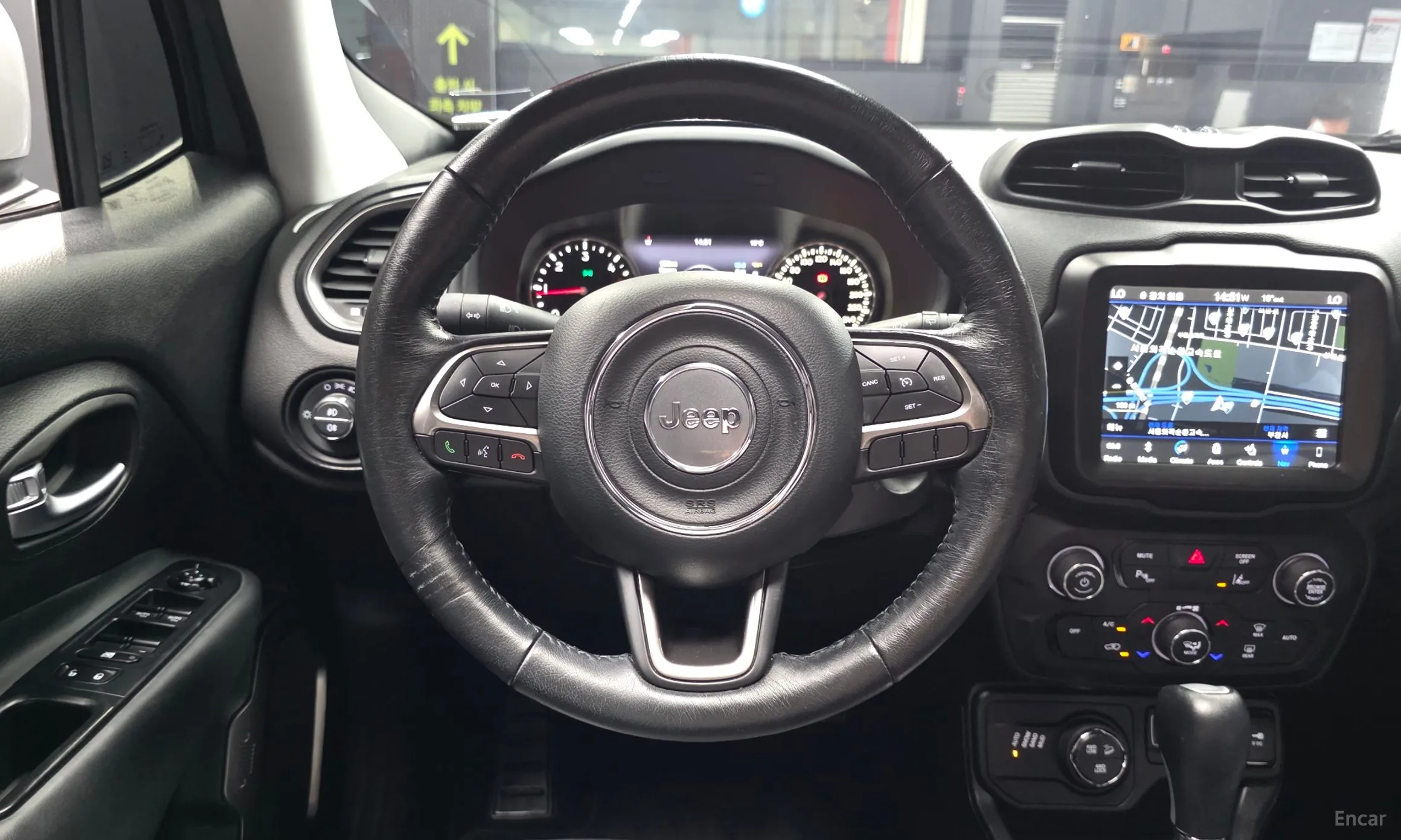 Jeep Renegade превью 13