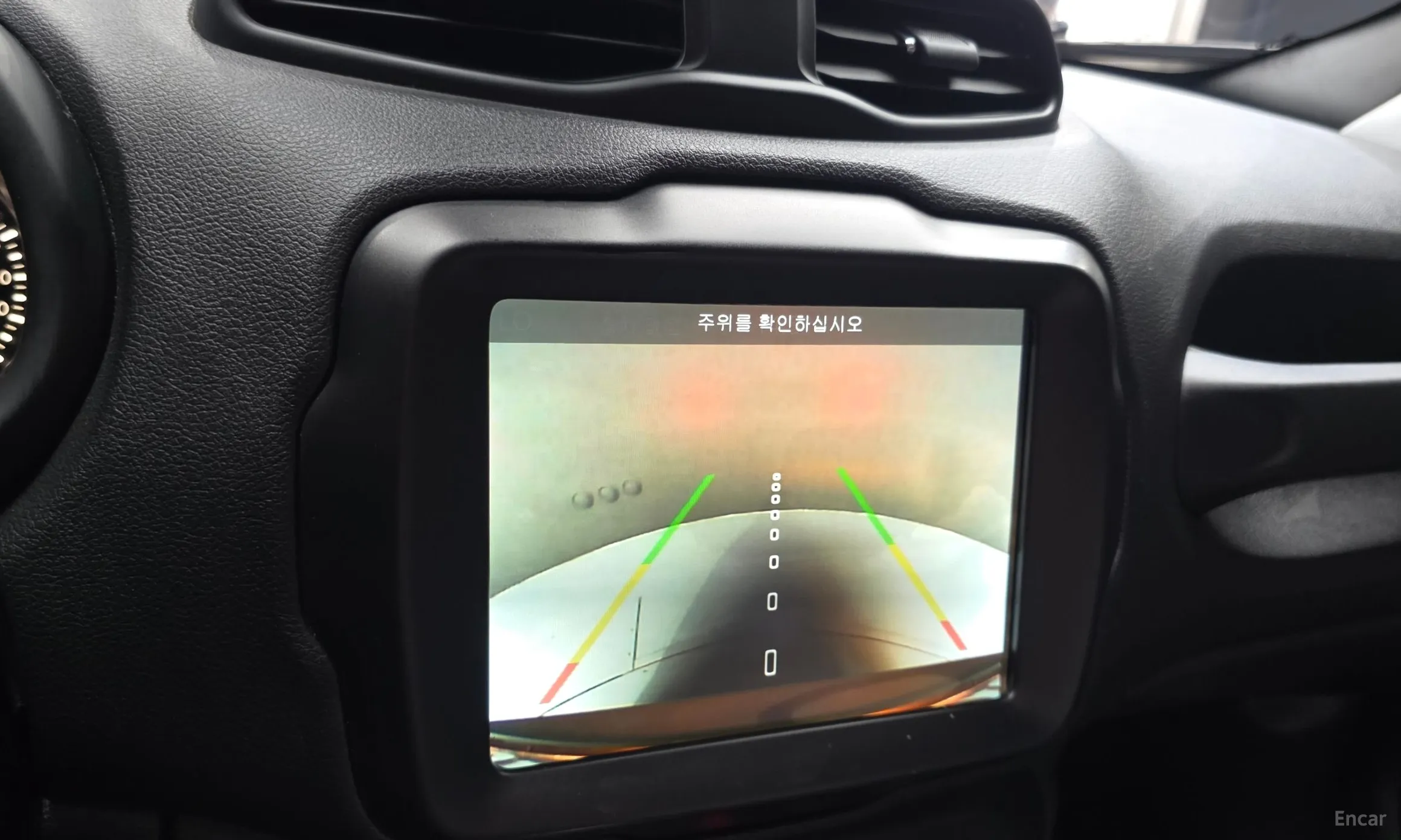 Jeep Renegade превью 16