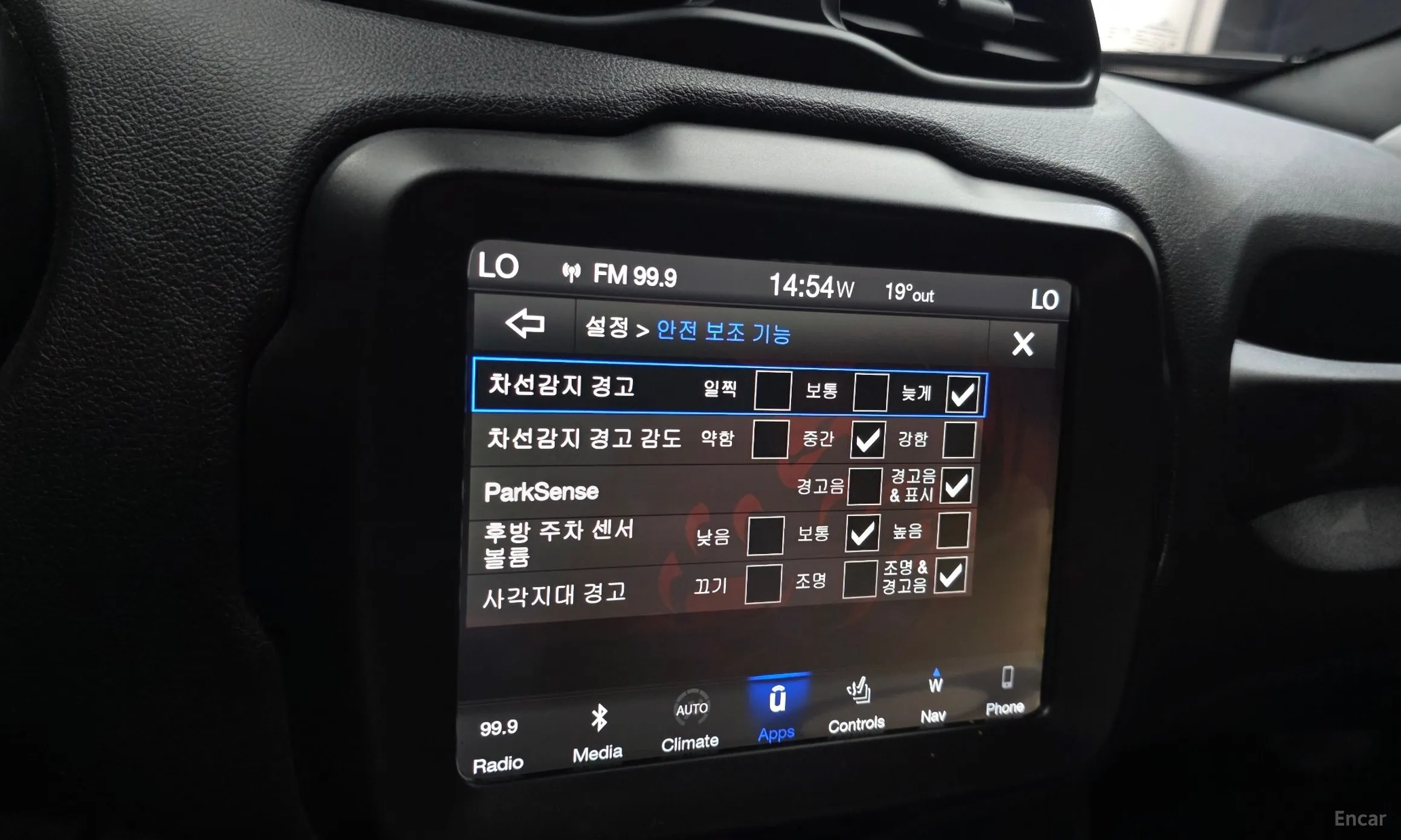 Jeep Renegade превью 17