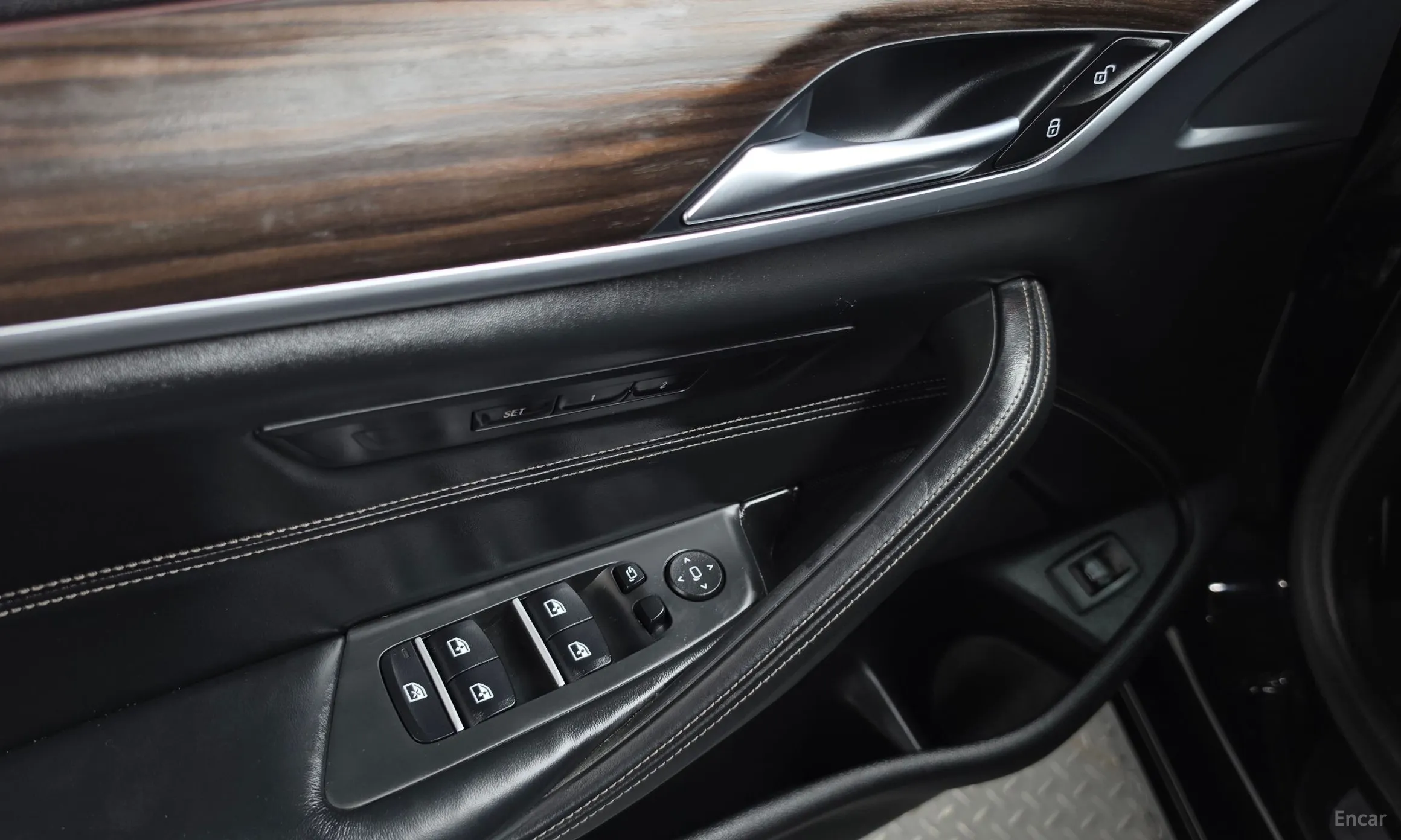 BMW 5 Series (G30) превью 20