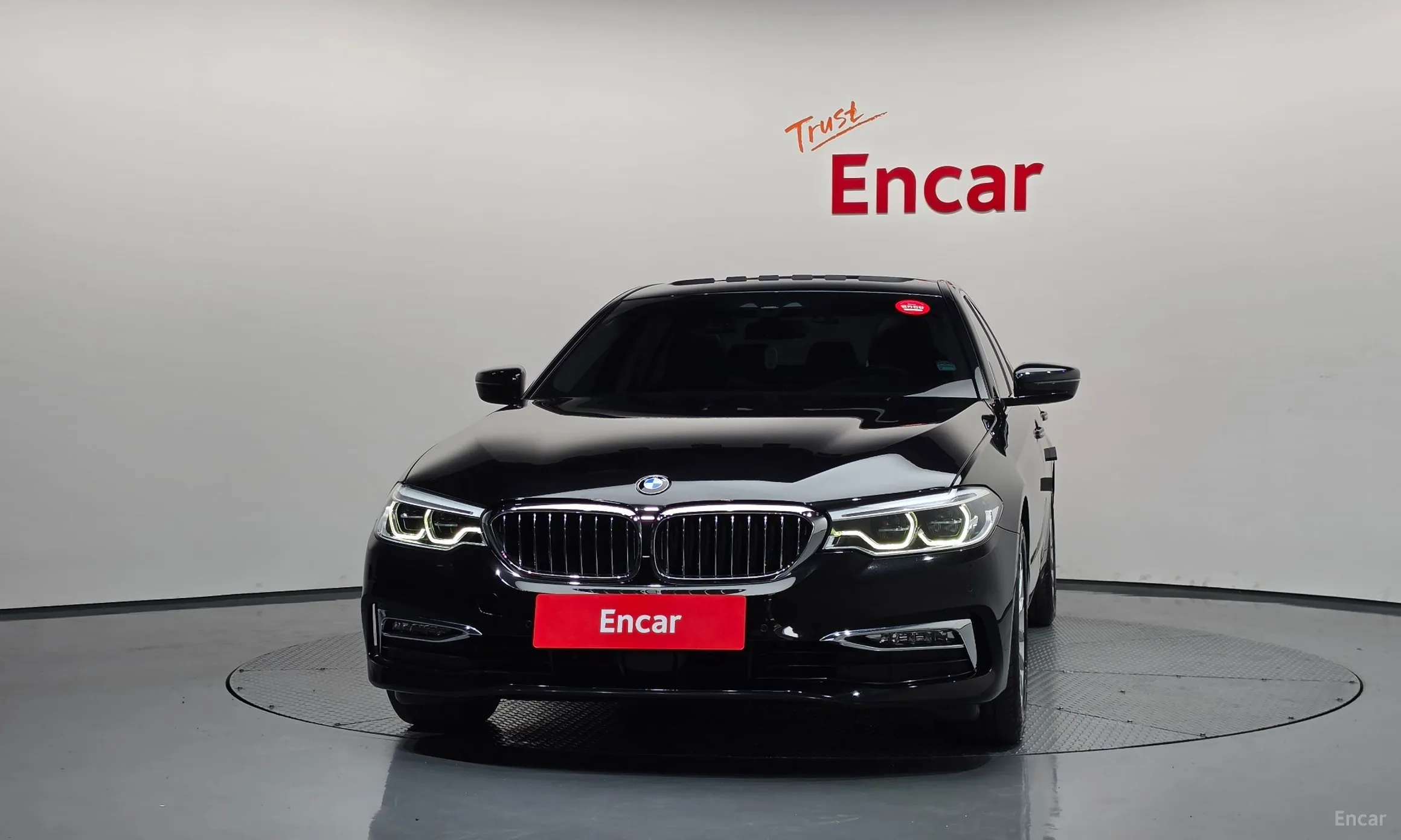 BMW 5 Series (G30) превью 3