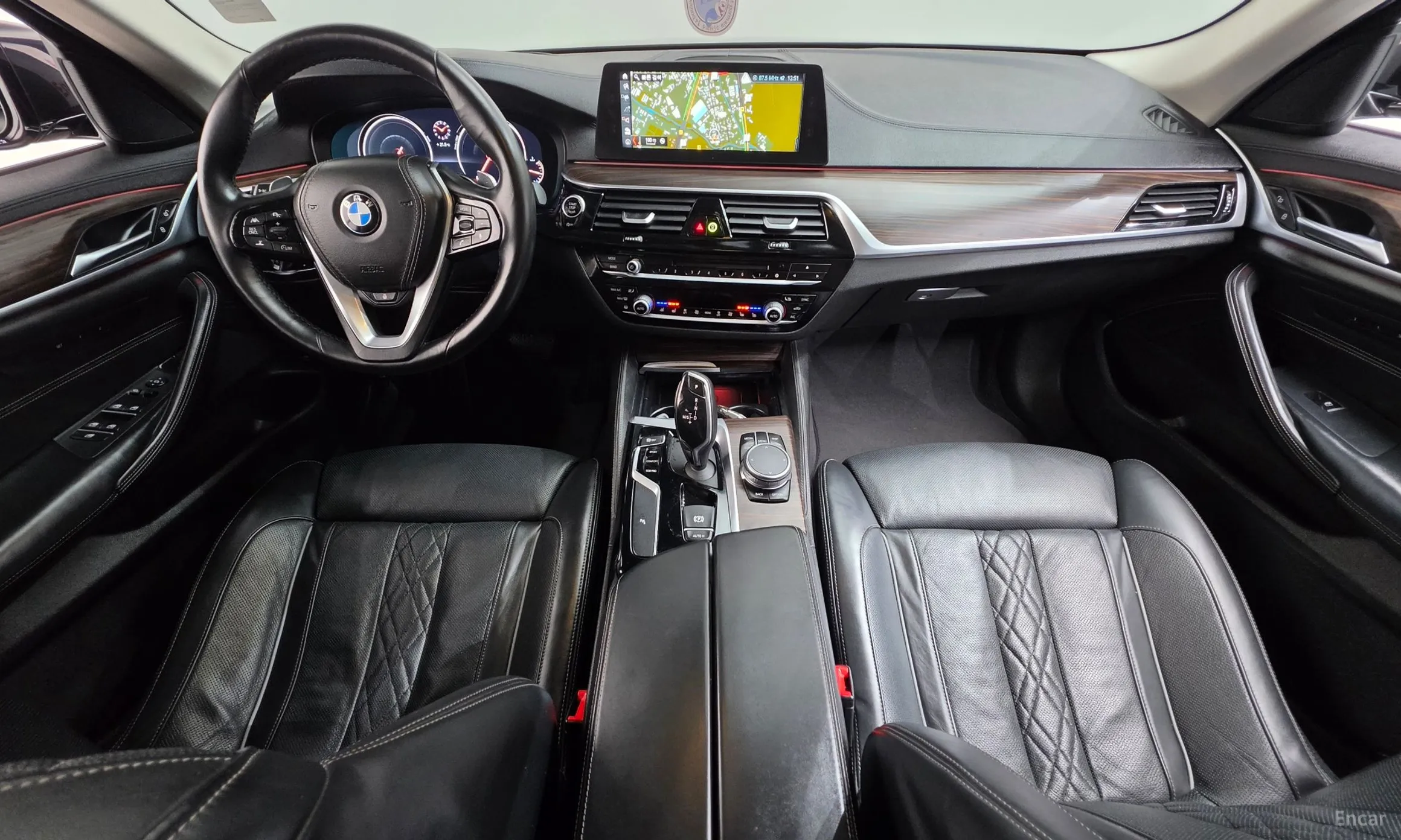 BMW 5 Series (G30) превью 7