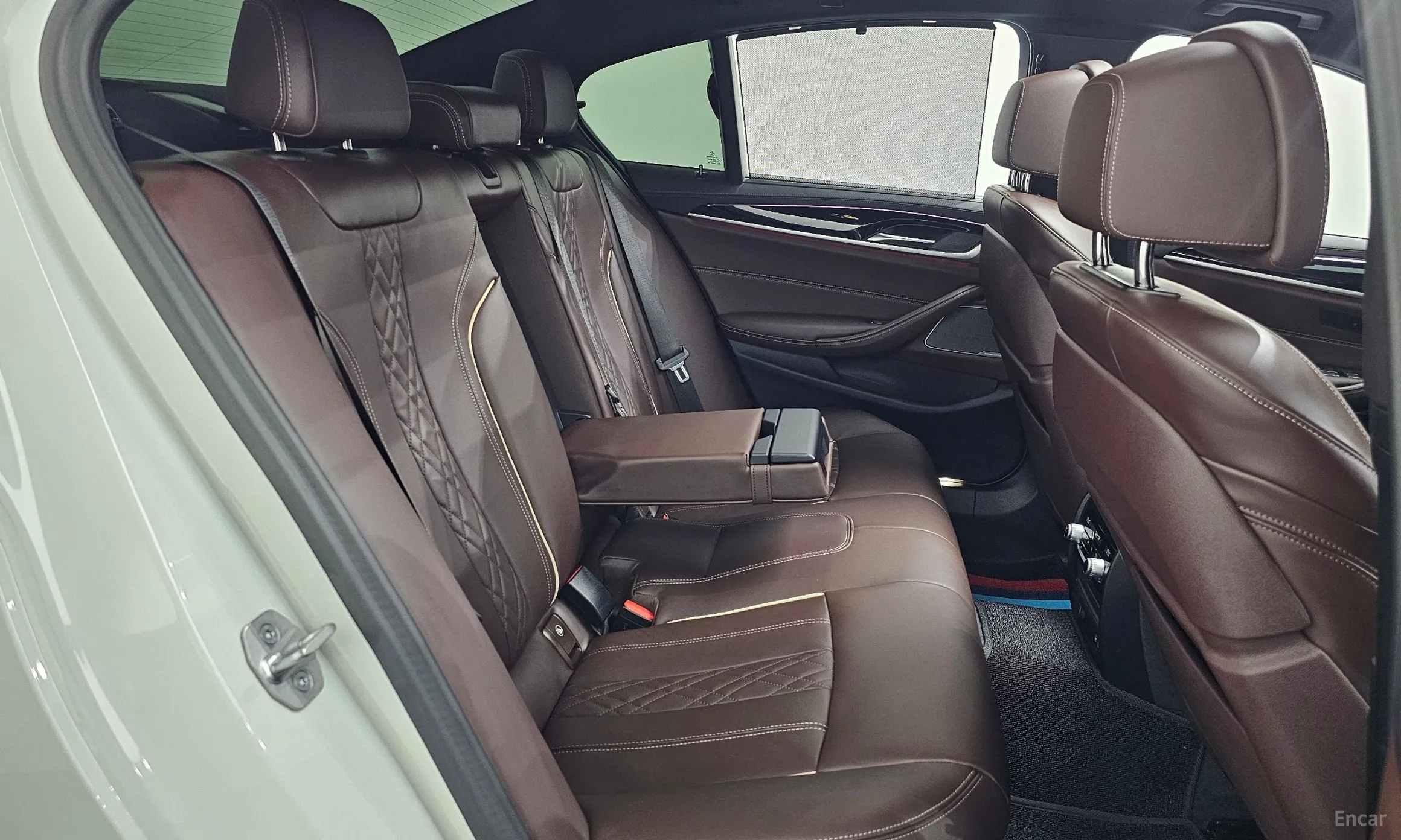 BMW 5 Series (G30) превью 12