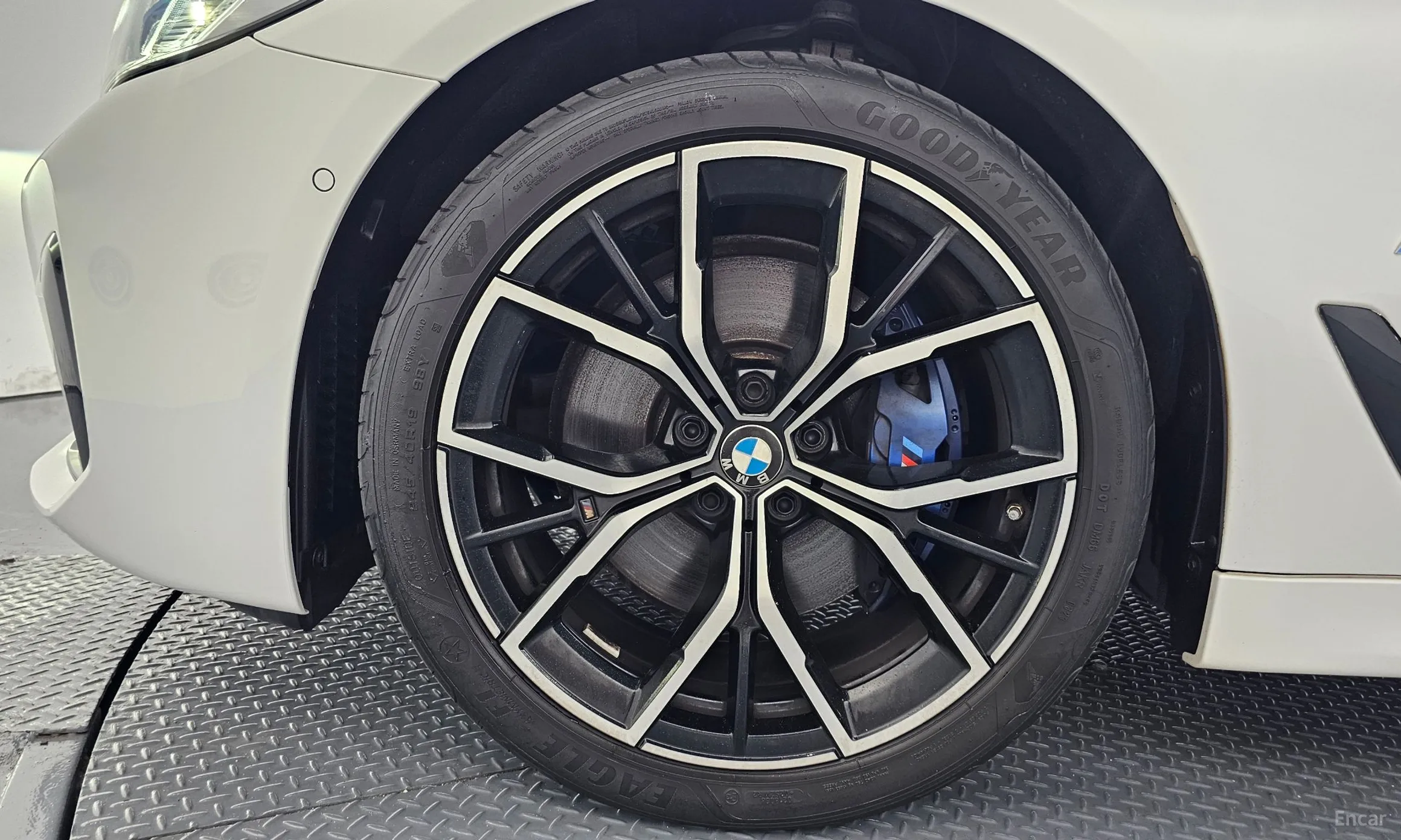 BMW 5 Series (G30) превью 5