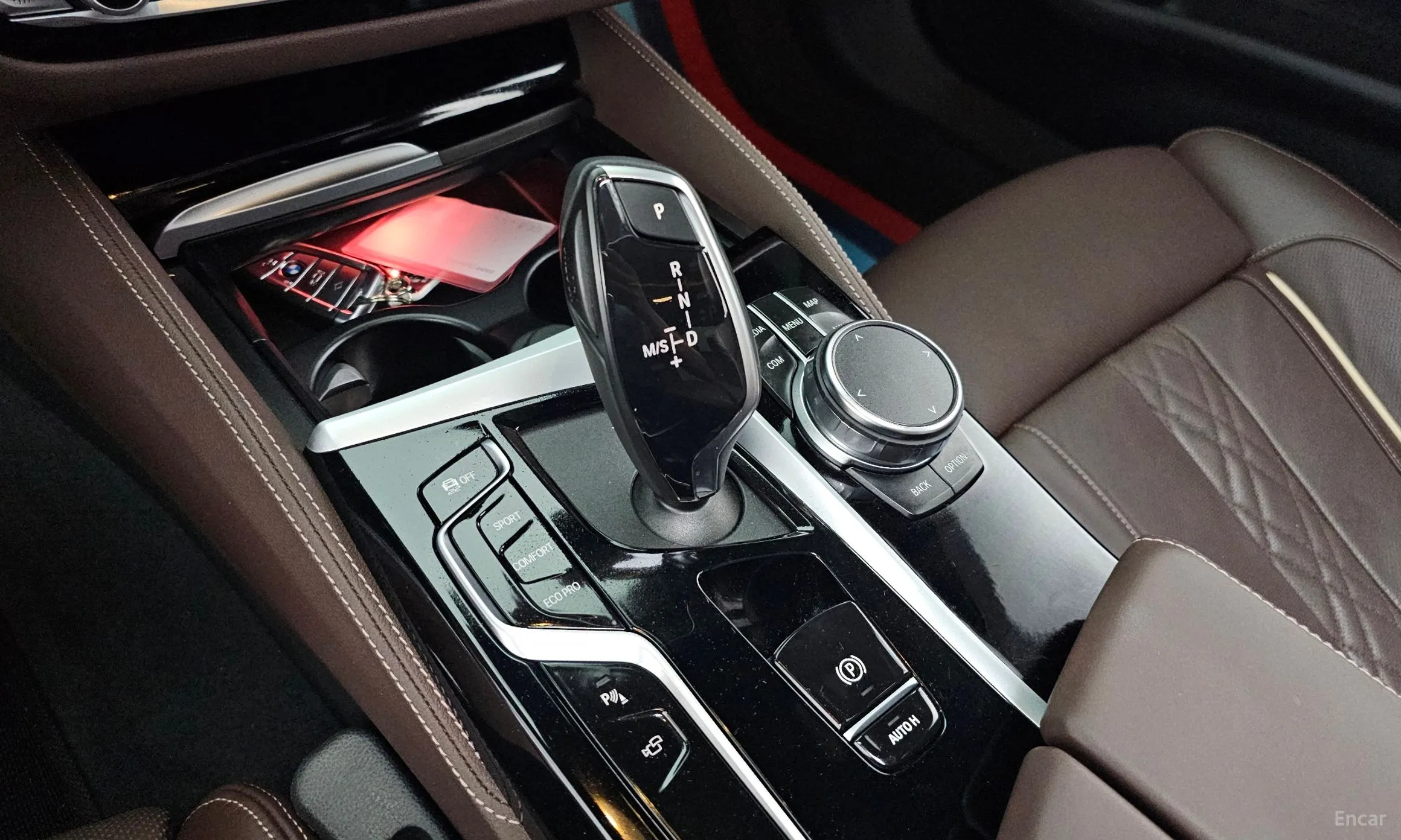 BMW 5 Series (G30) превью 9