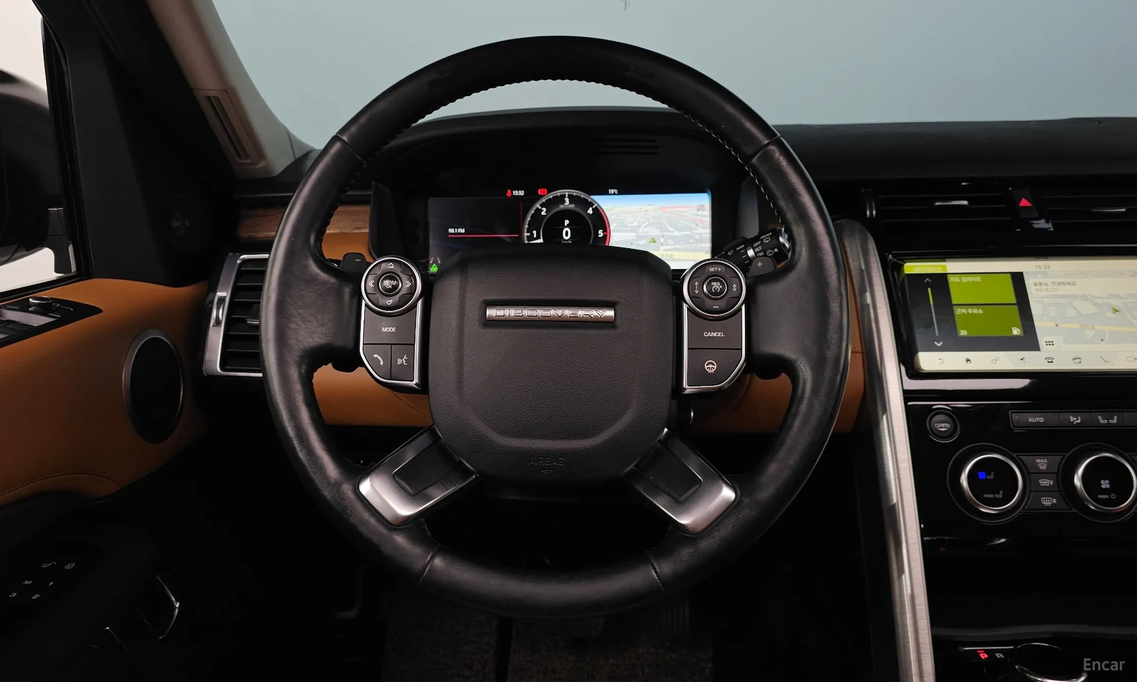 Land Rover Discovery 5 превью 13
