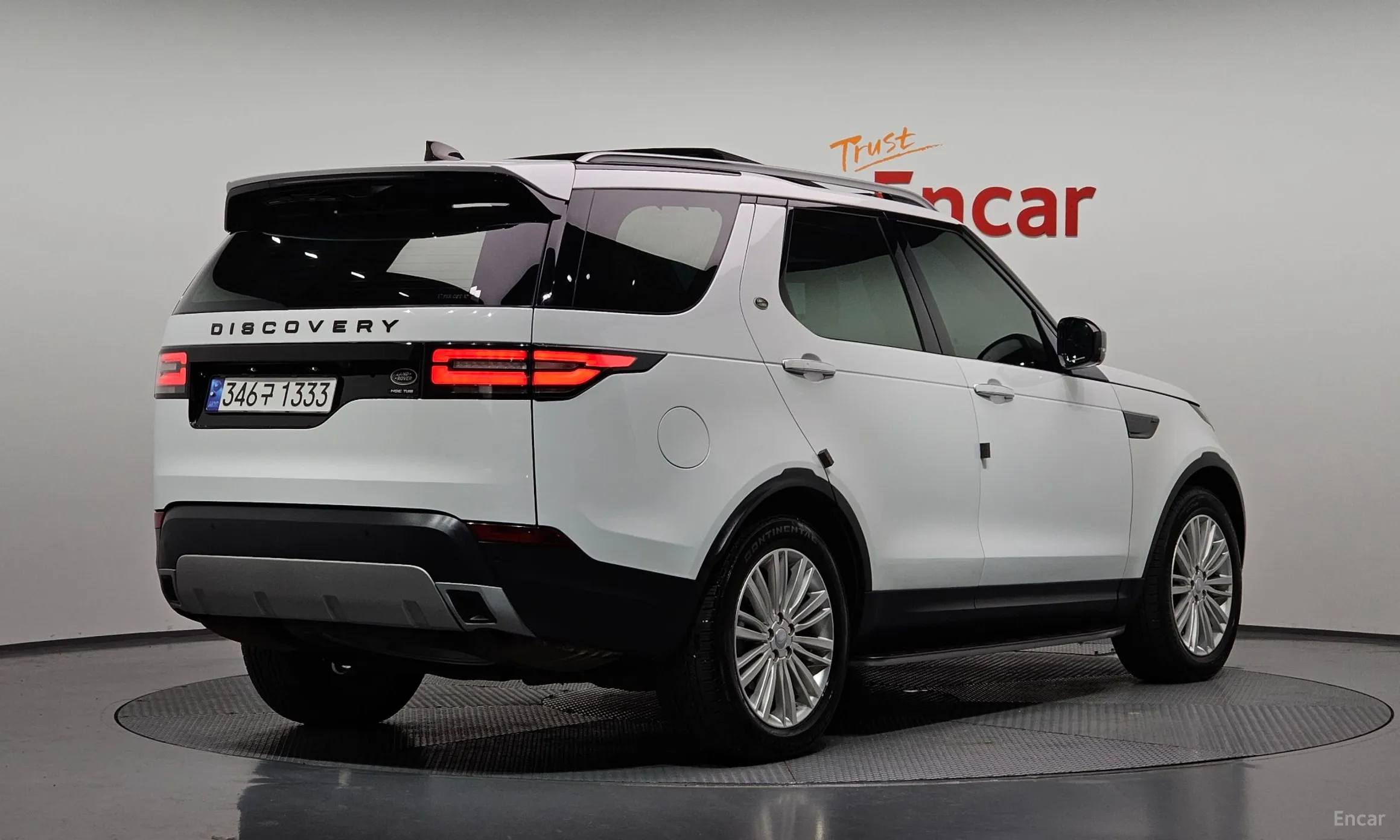 Land Rover Discovery 5