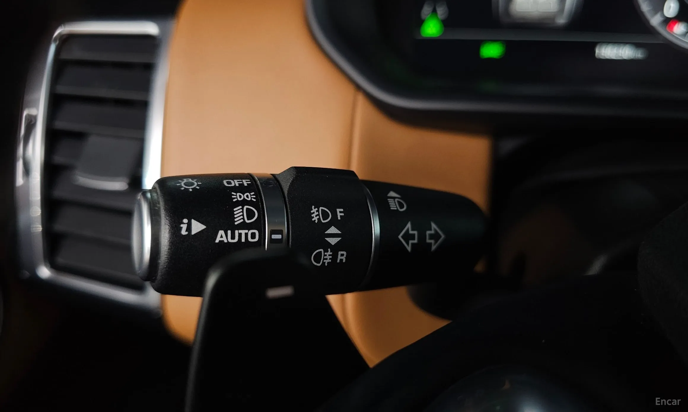 Land Rover Discovery 5 превью 19