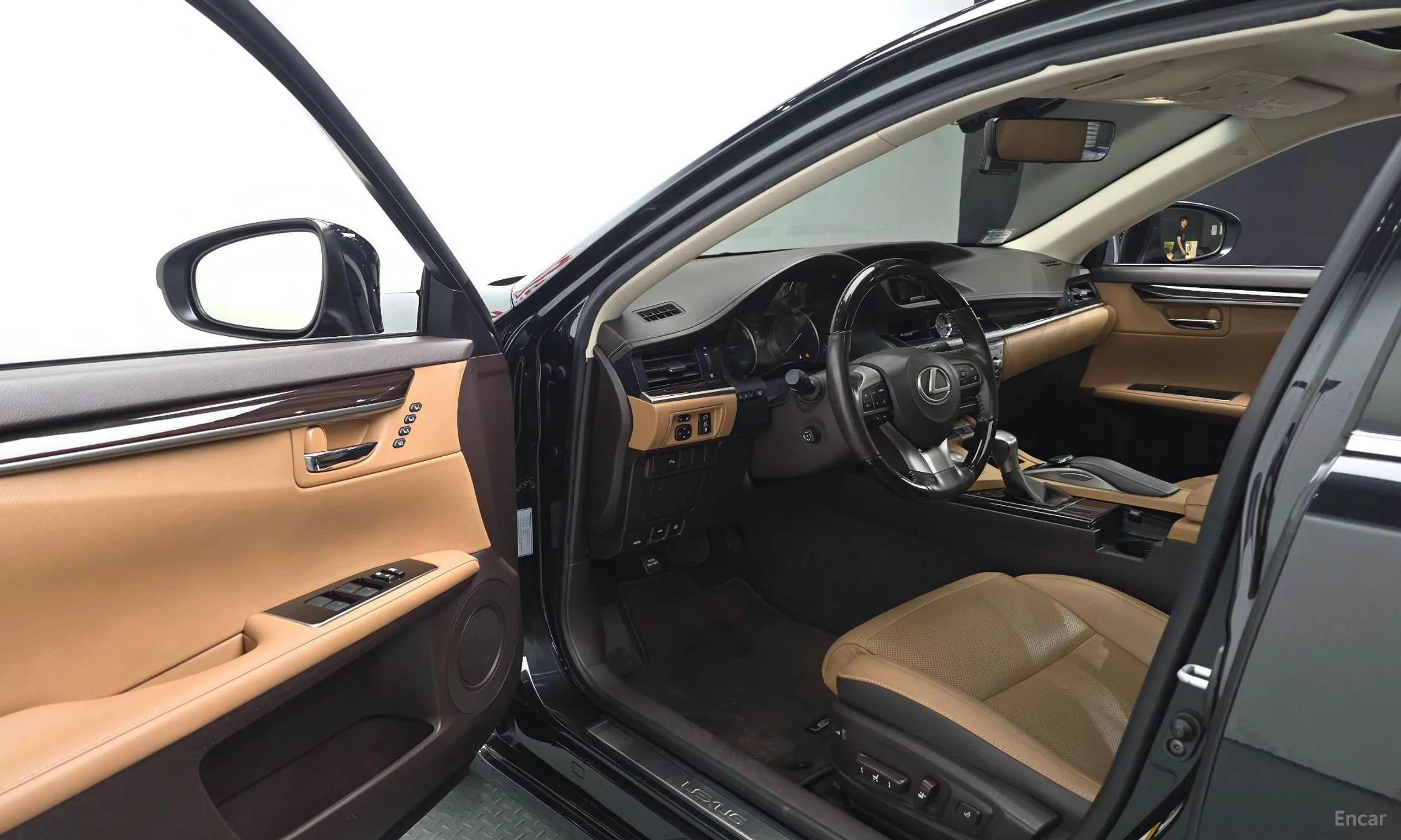 Lexus New ES300h превью 10