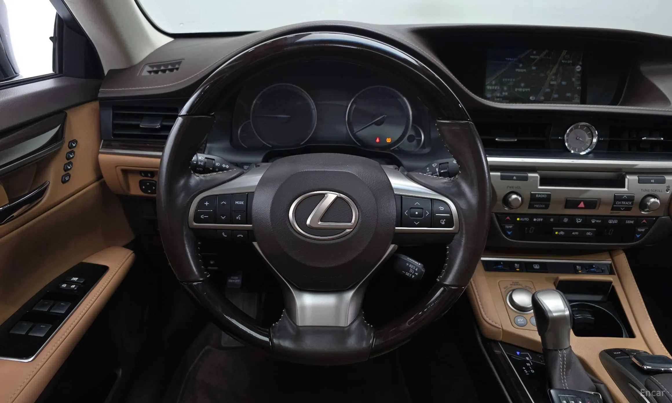Lexus New ES300h превью 14