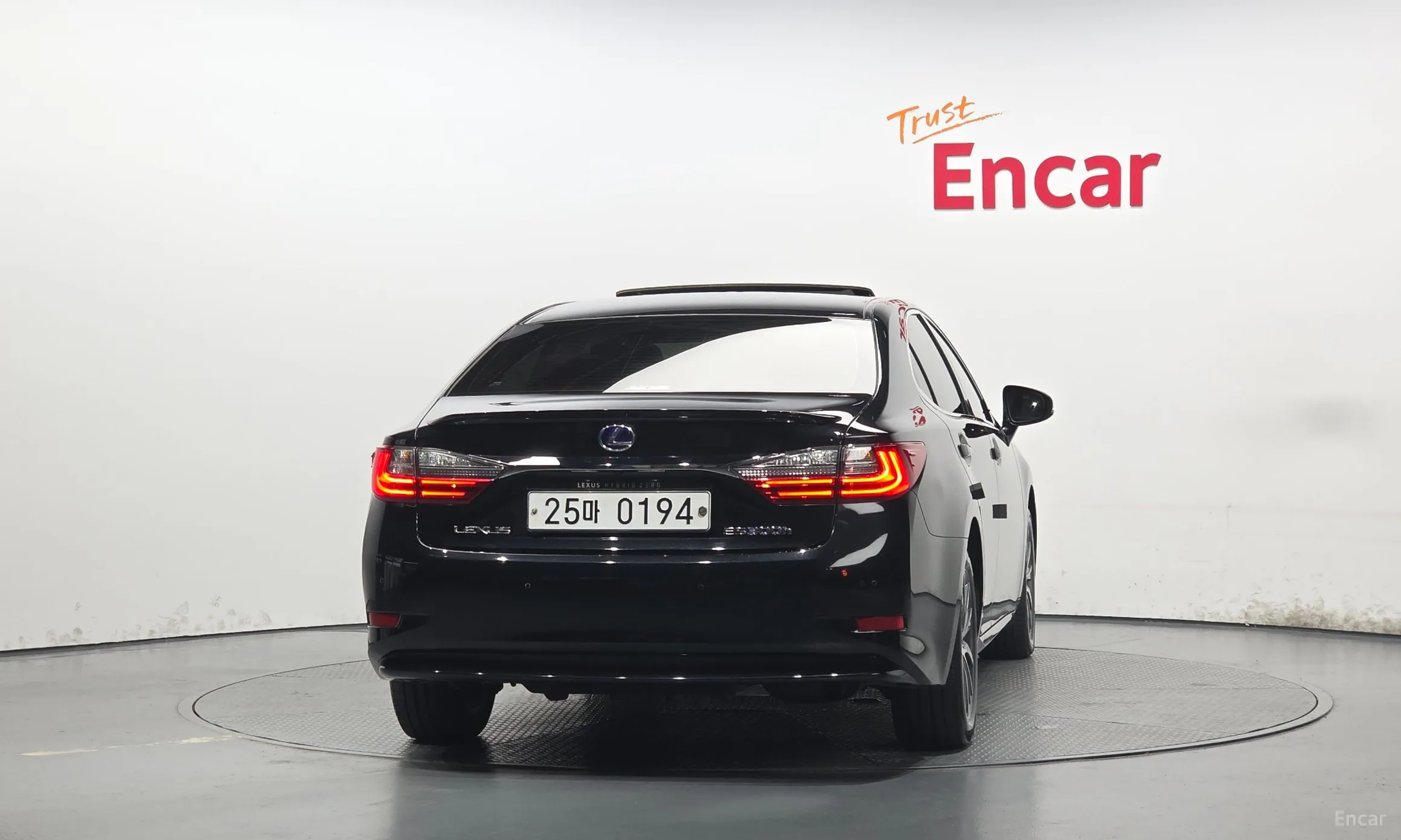 Lexus New ES300h превью 4