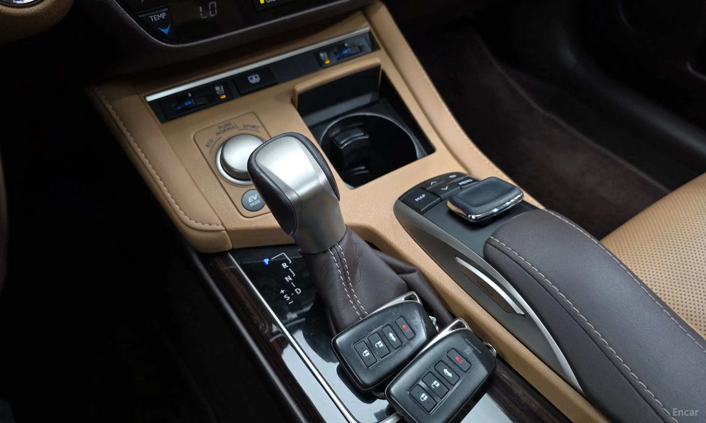 Lexus New ES300h превью 9