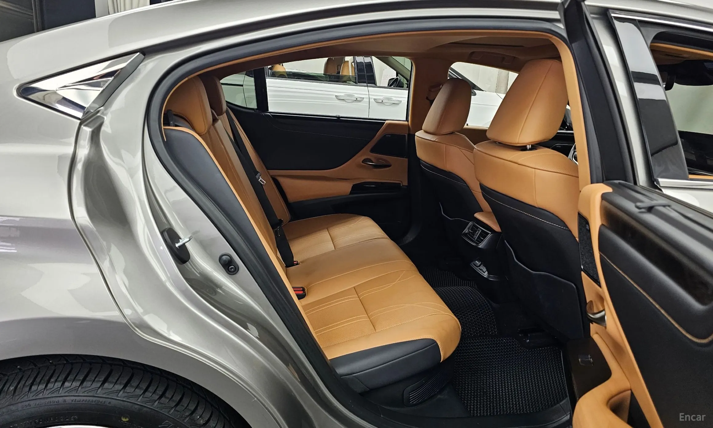 Lexus ES300h 7th Generation превью 12
