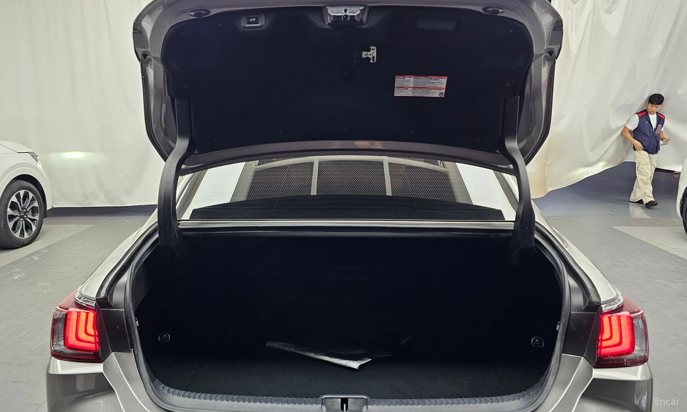 Lexus ES300h 7th Generation превью 20