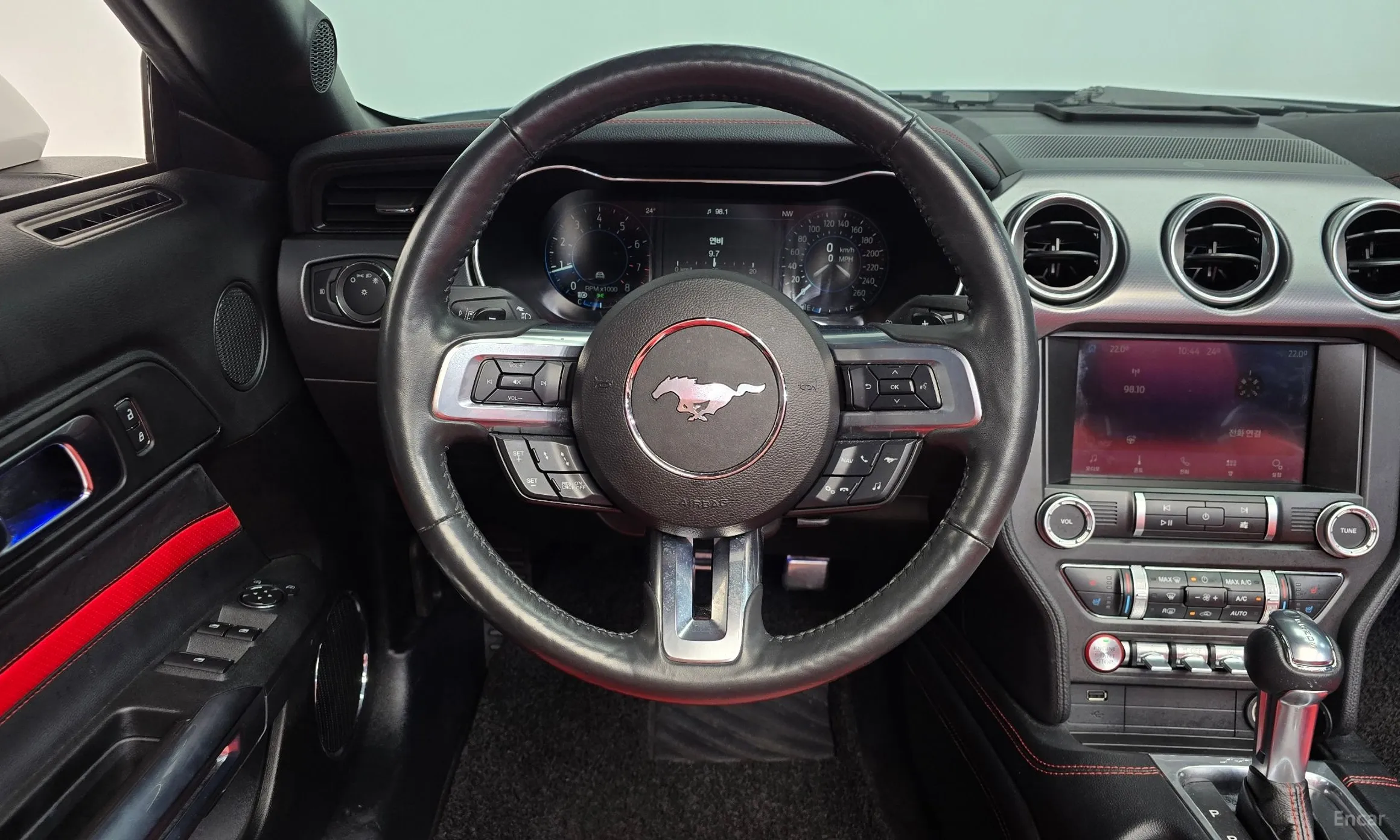 Ford Mustang превью 12