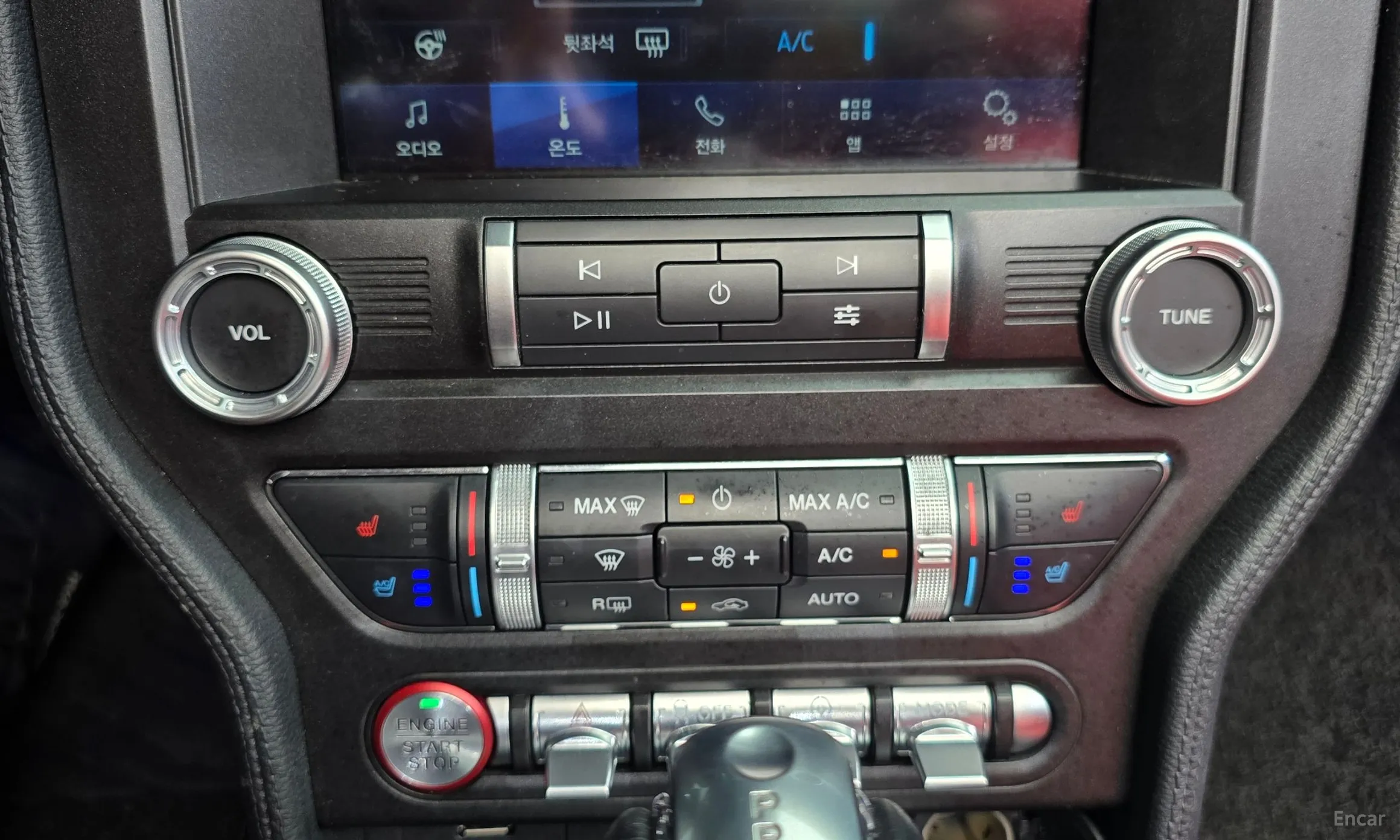 Ford Mustang превью 14