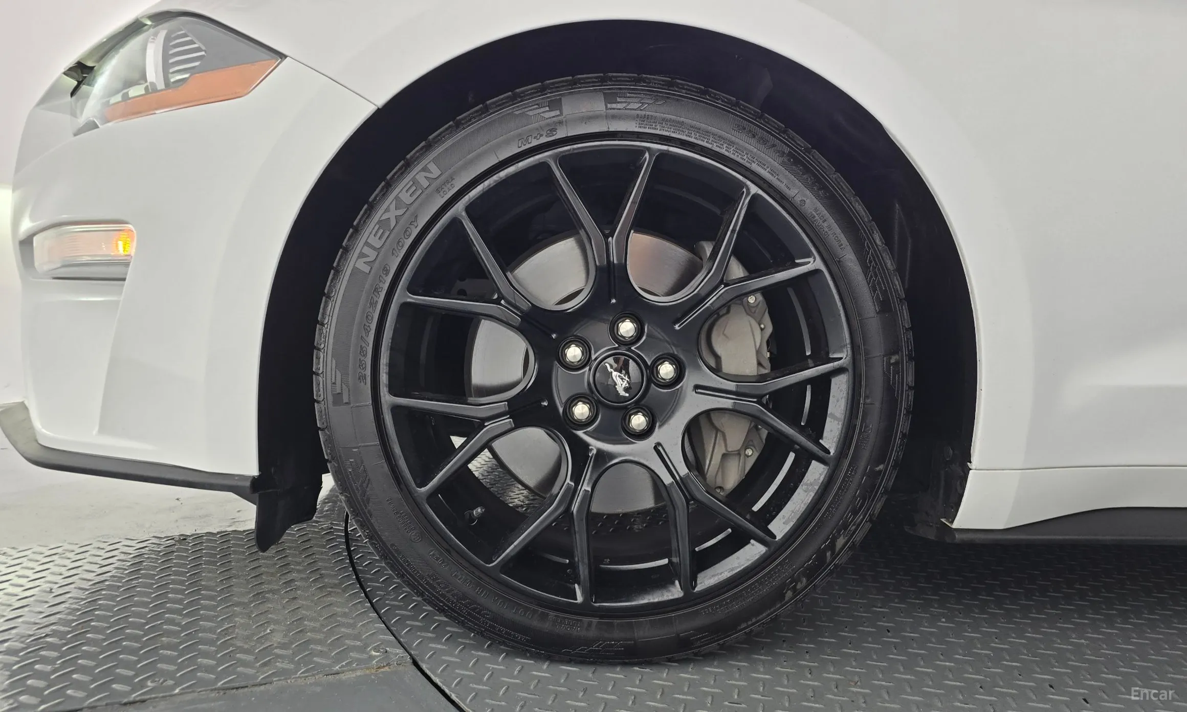 Ford Mustang превью 5