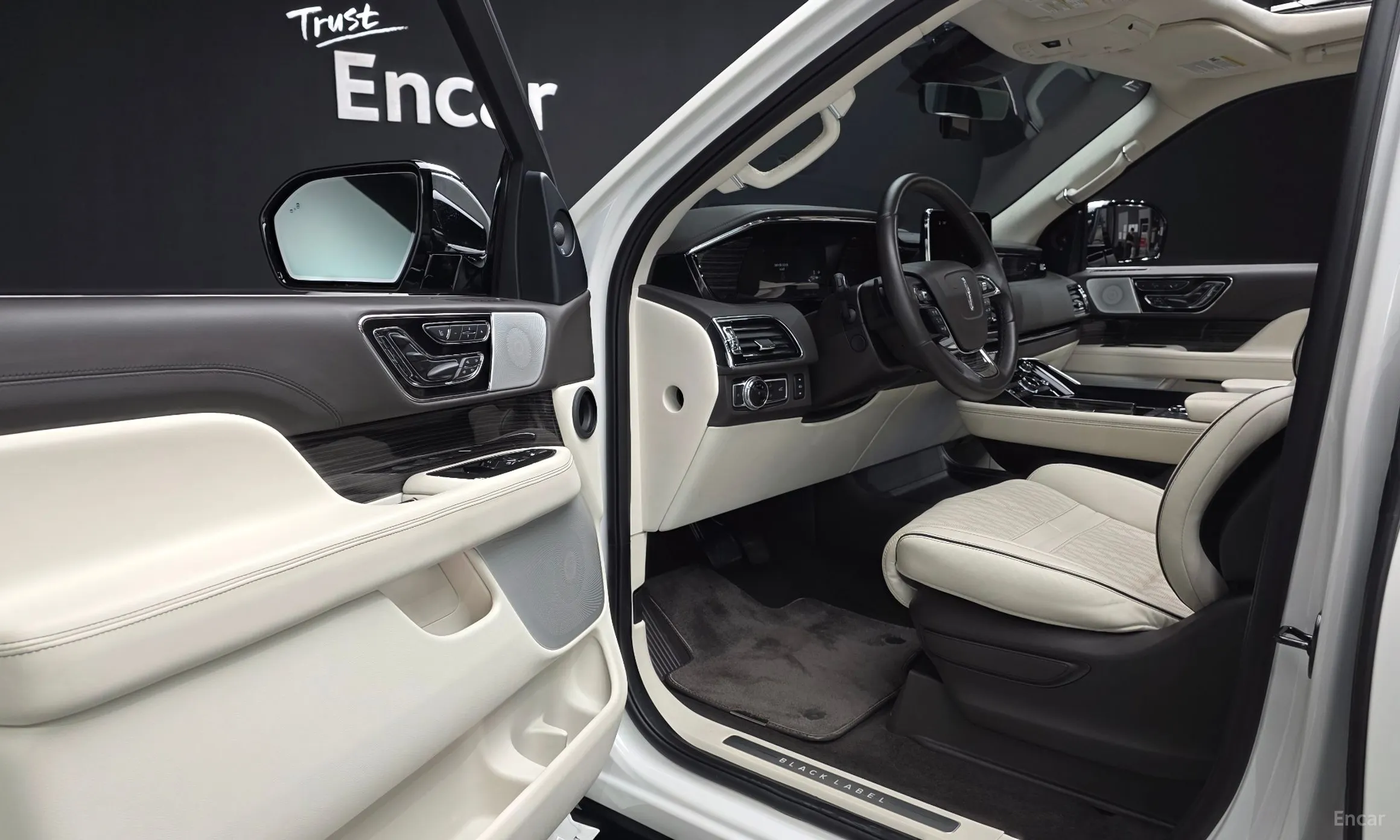Lincoln Navigator 4th generation превью 10