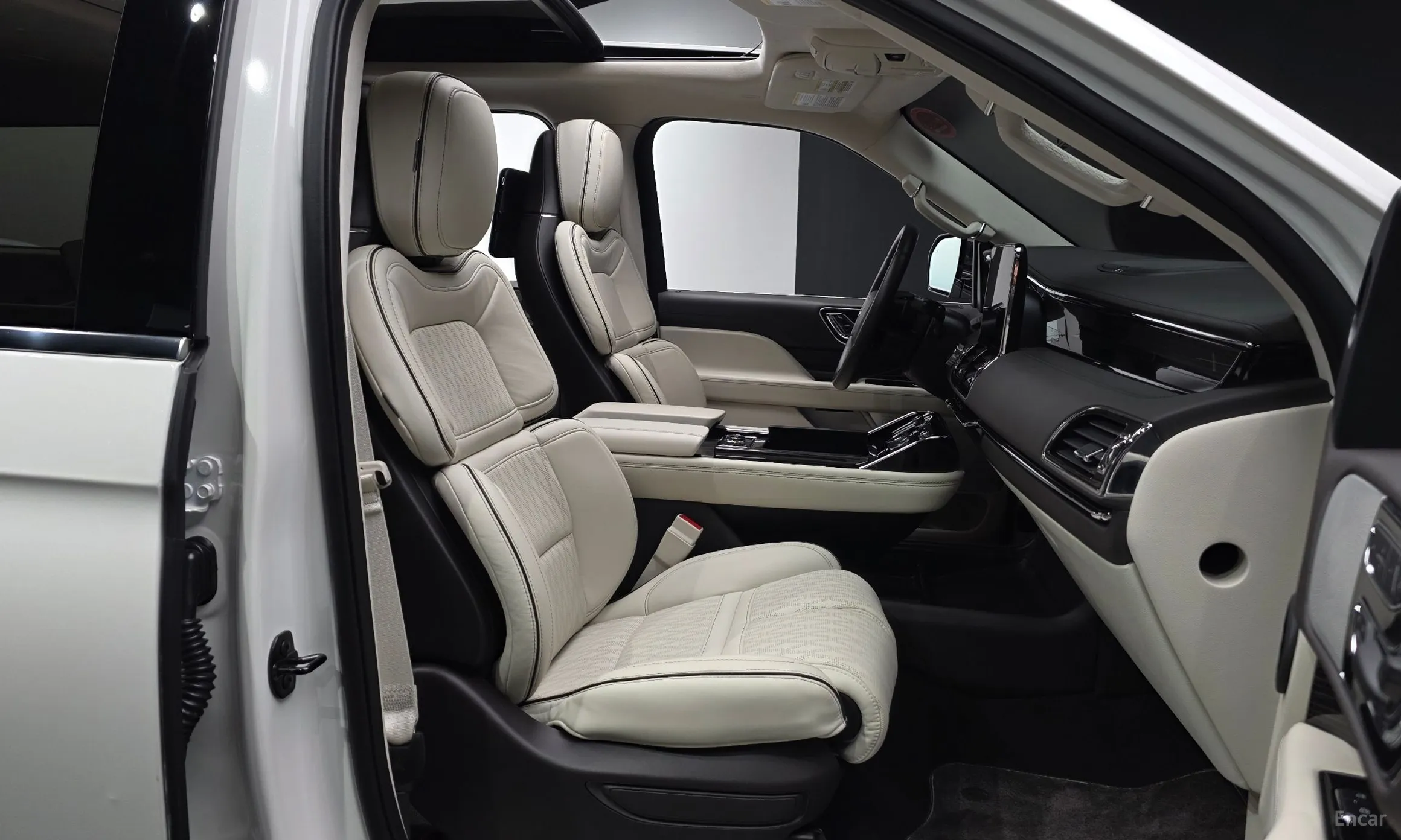Lincoln Navigator 4th generation превью 11