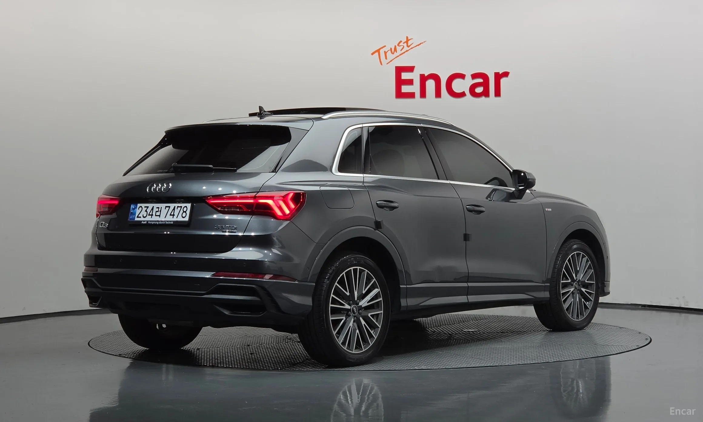 Audi Q3 (F3)