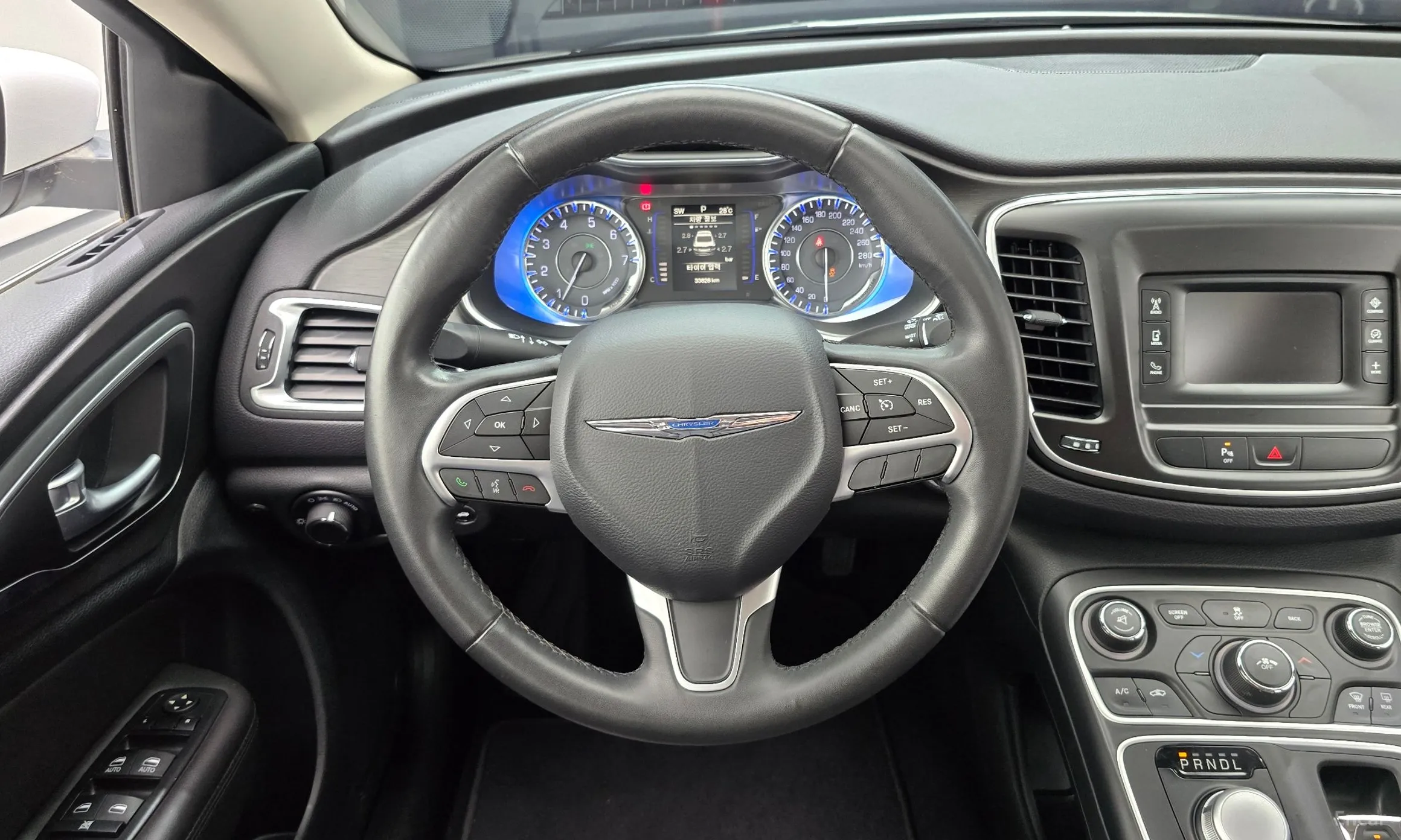 Chrysler 200 Second generation превью 13