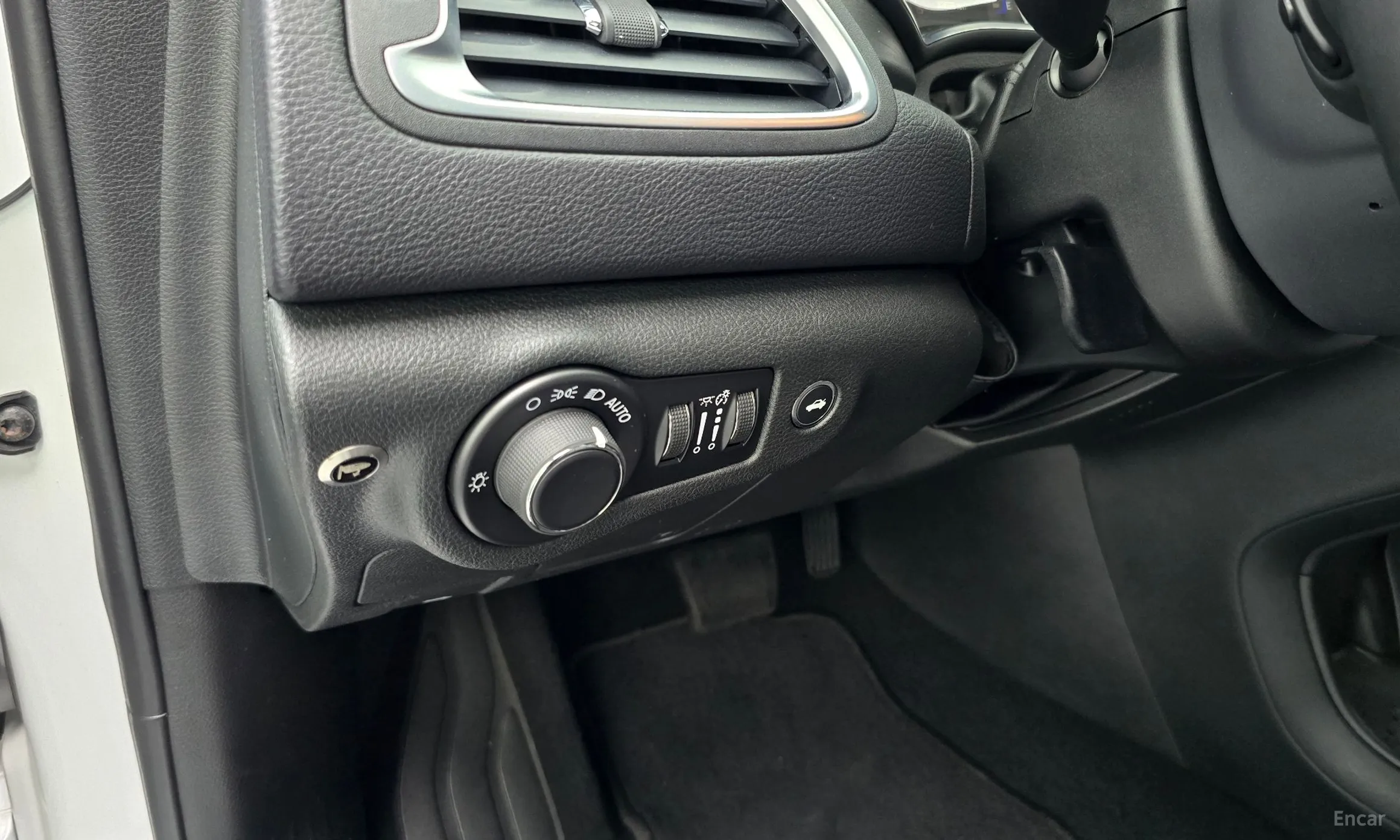 Chrysler 200 Second generation превью 19