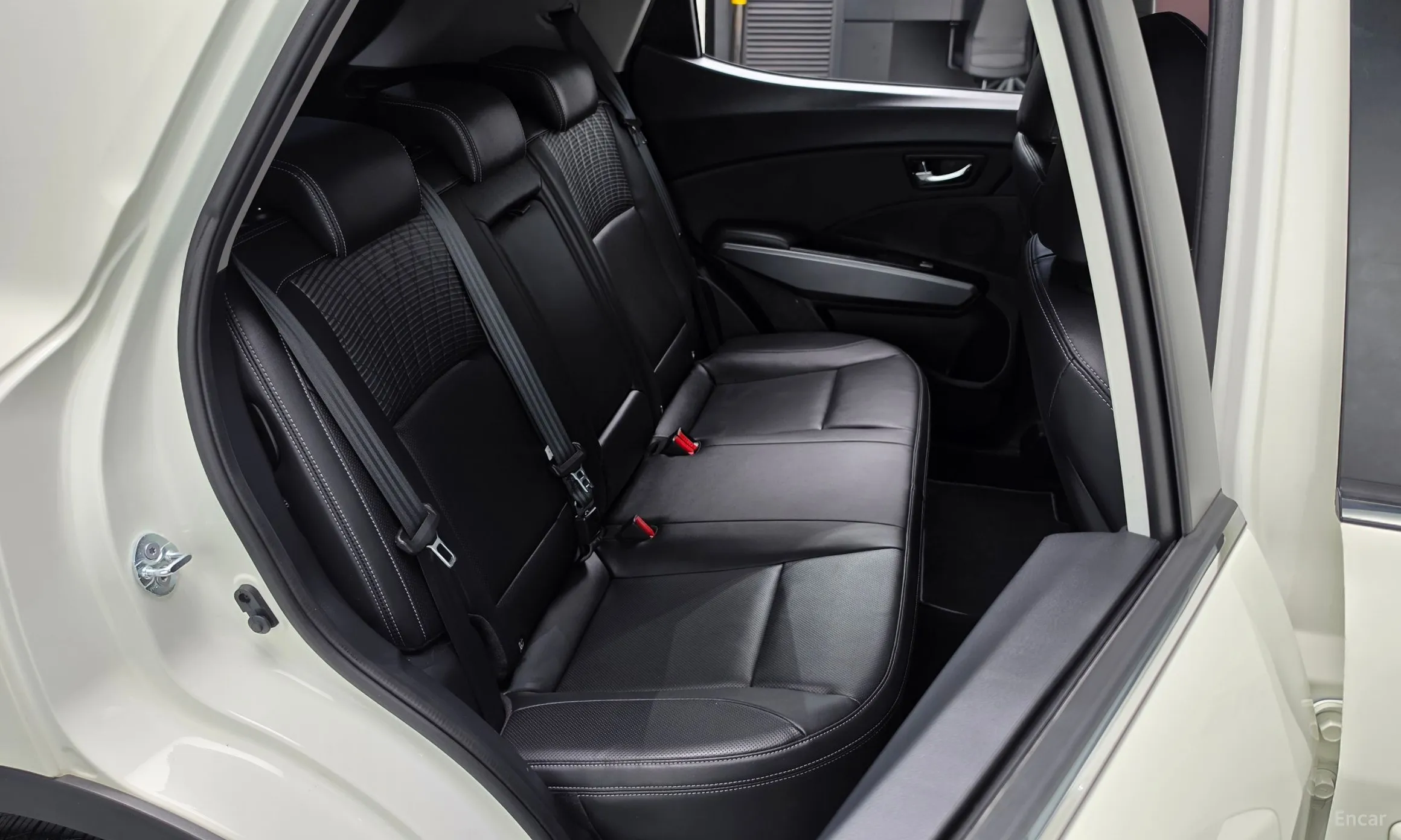 KG Mobility (SsangYong) Tivoli Armor превью 12