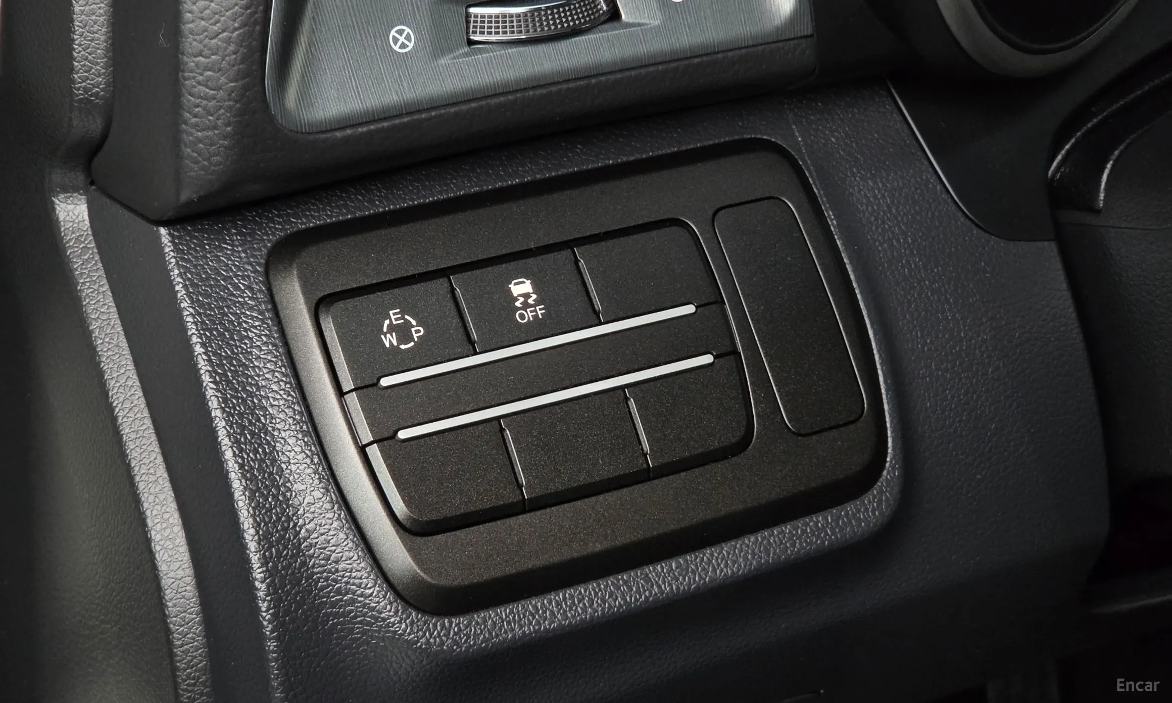 KG Mobility (SsangYong) Tivoli Armor превью 18
