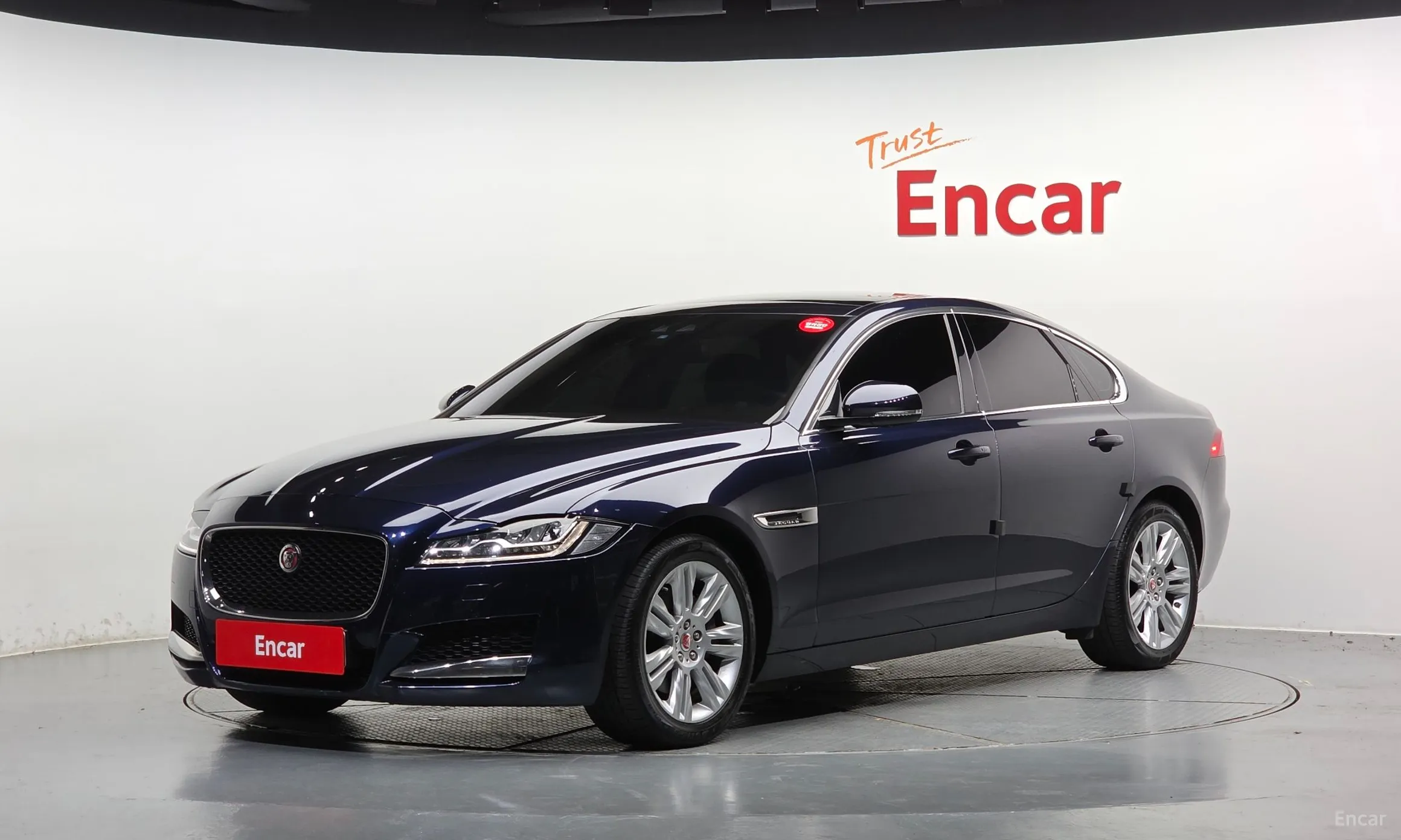 Jaguar XF (x260)