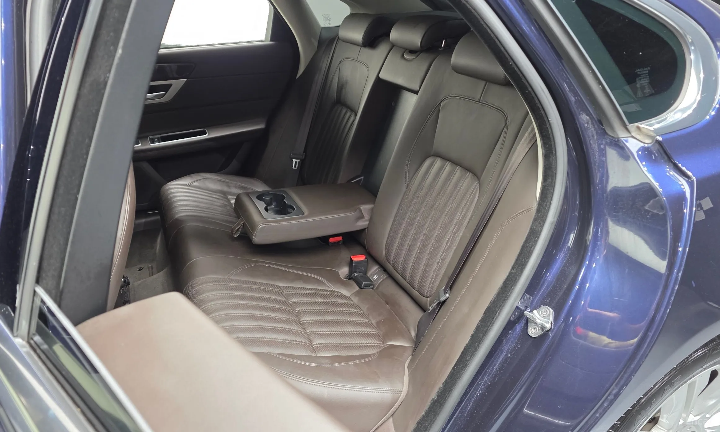 Jaguar XF (x260) превью 12
