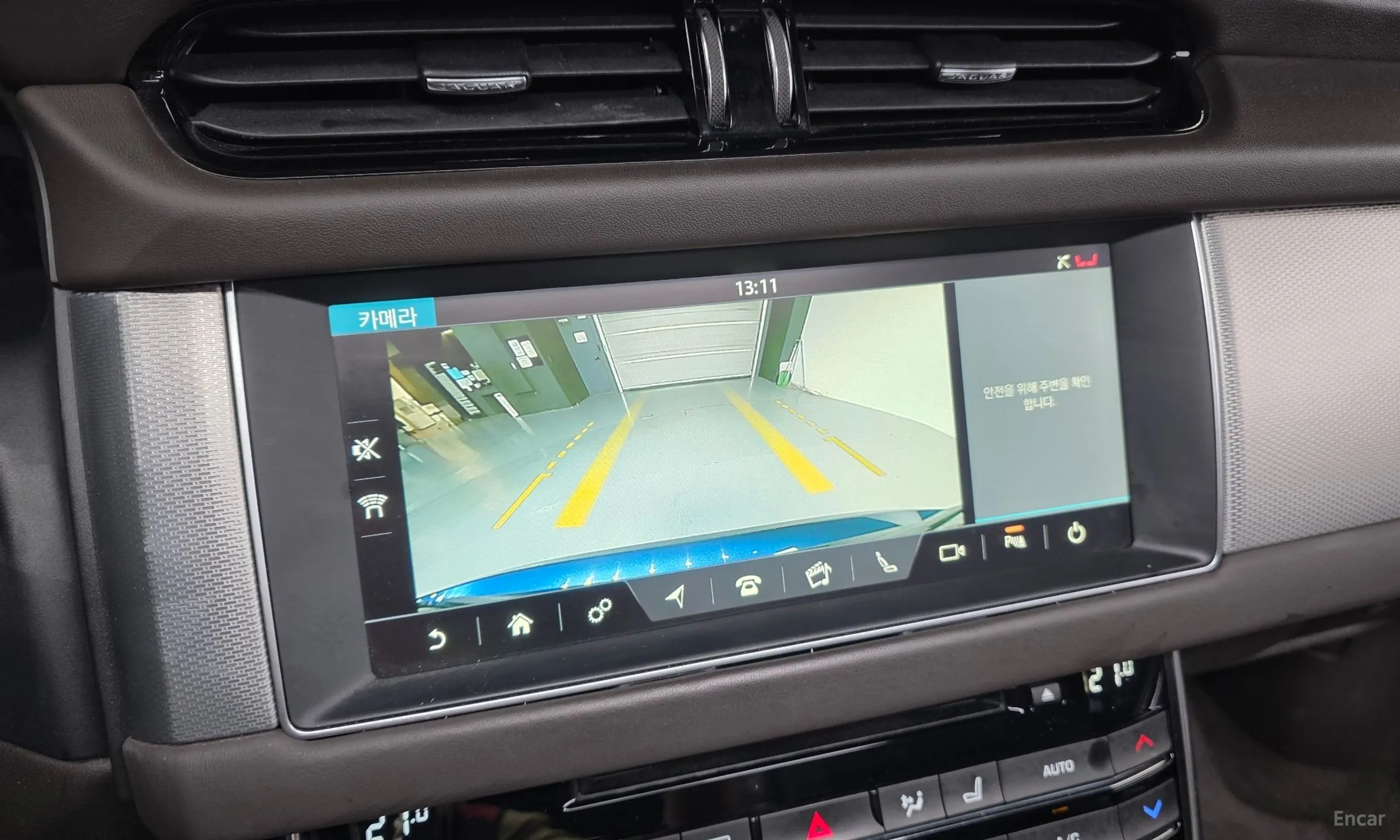 Jaguar XF (x260) превью 15