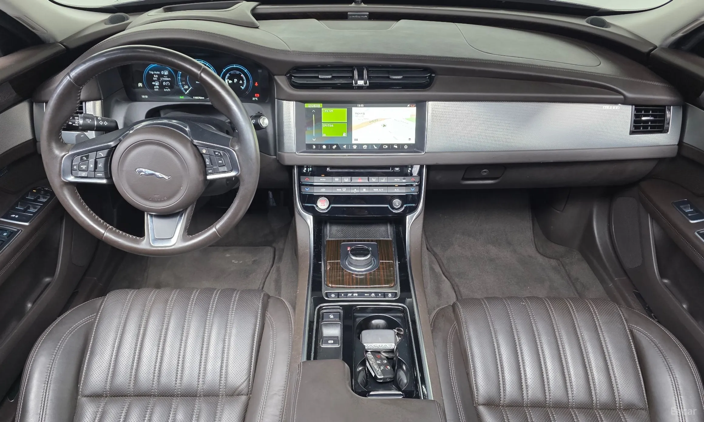 Jaguar XF (x260) превью 7