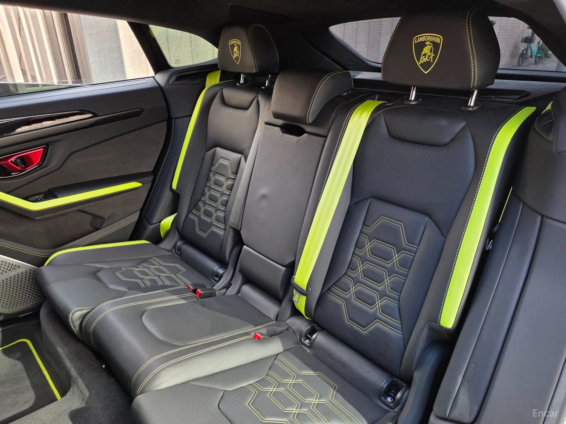 Lamborghini Urus превью 12