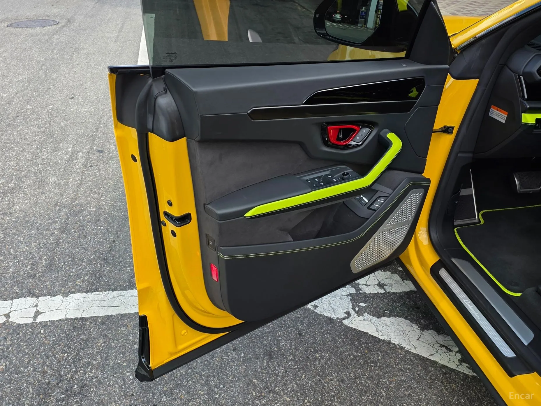 Lamborghini Urus превью 14