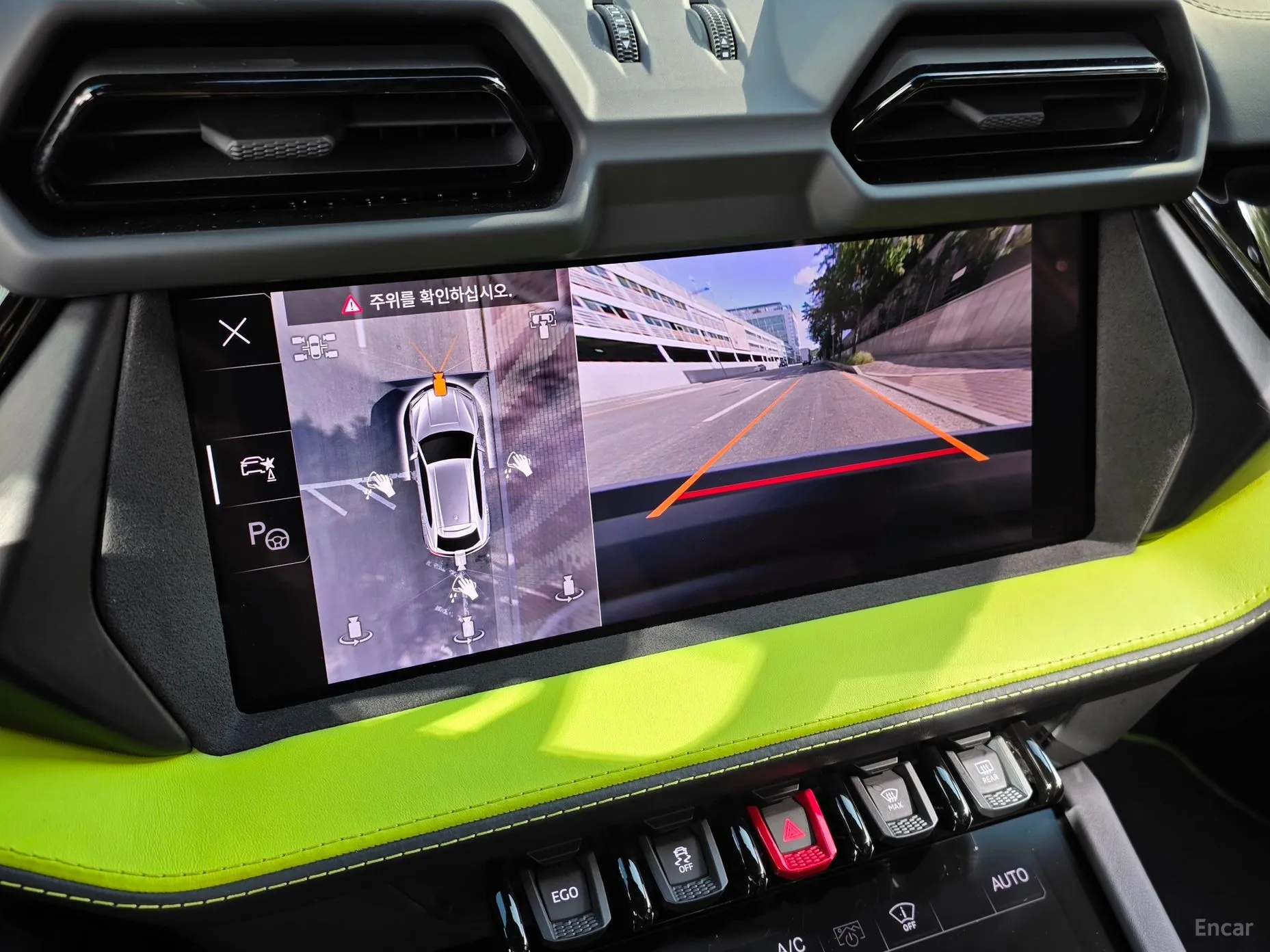 Lamborghini Urus превью 15