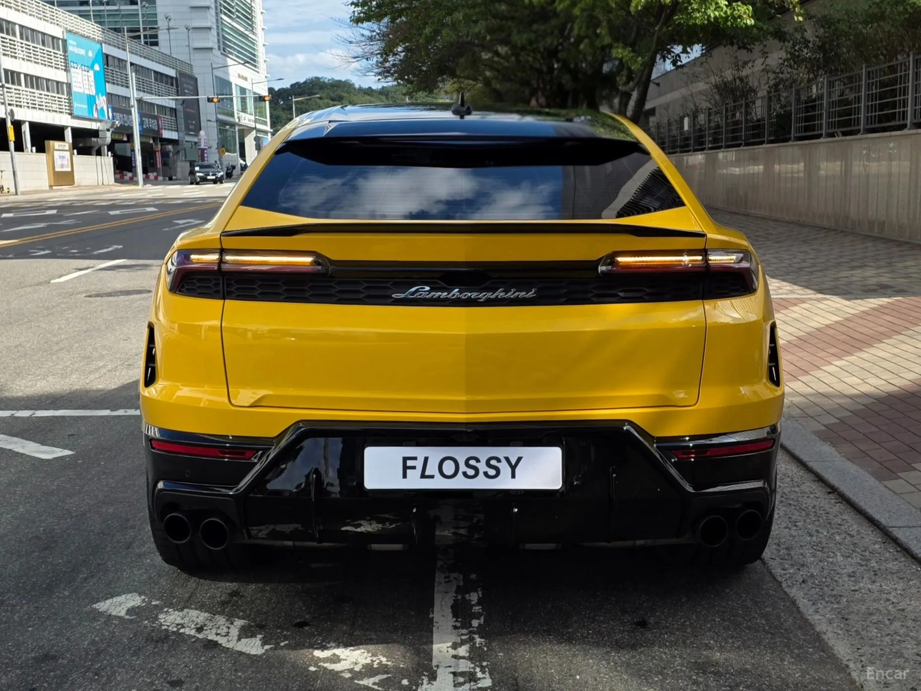 Lamborghini Urus превью 4