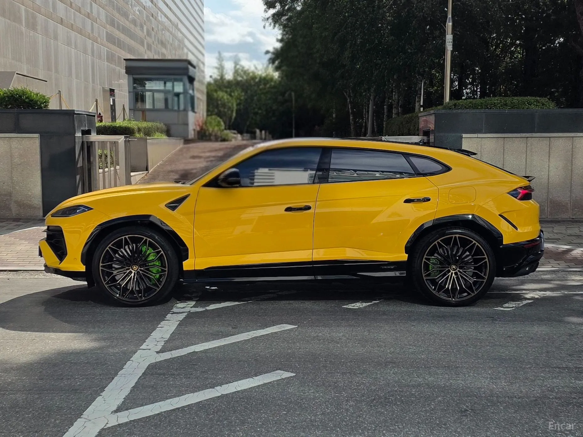 Lamborghini Urus превью 6