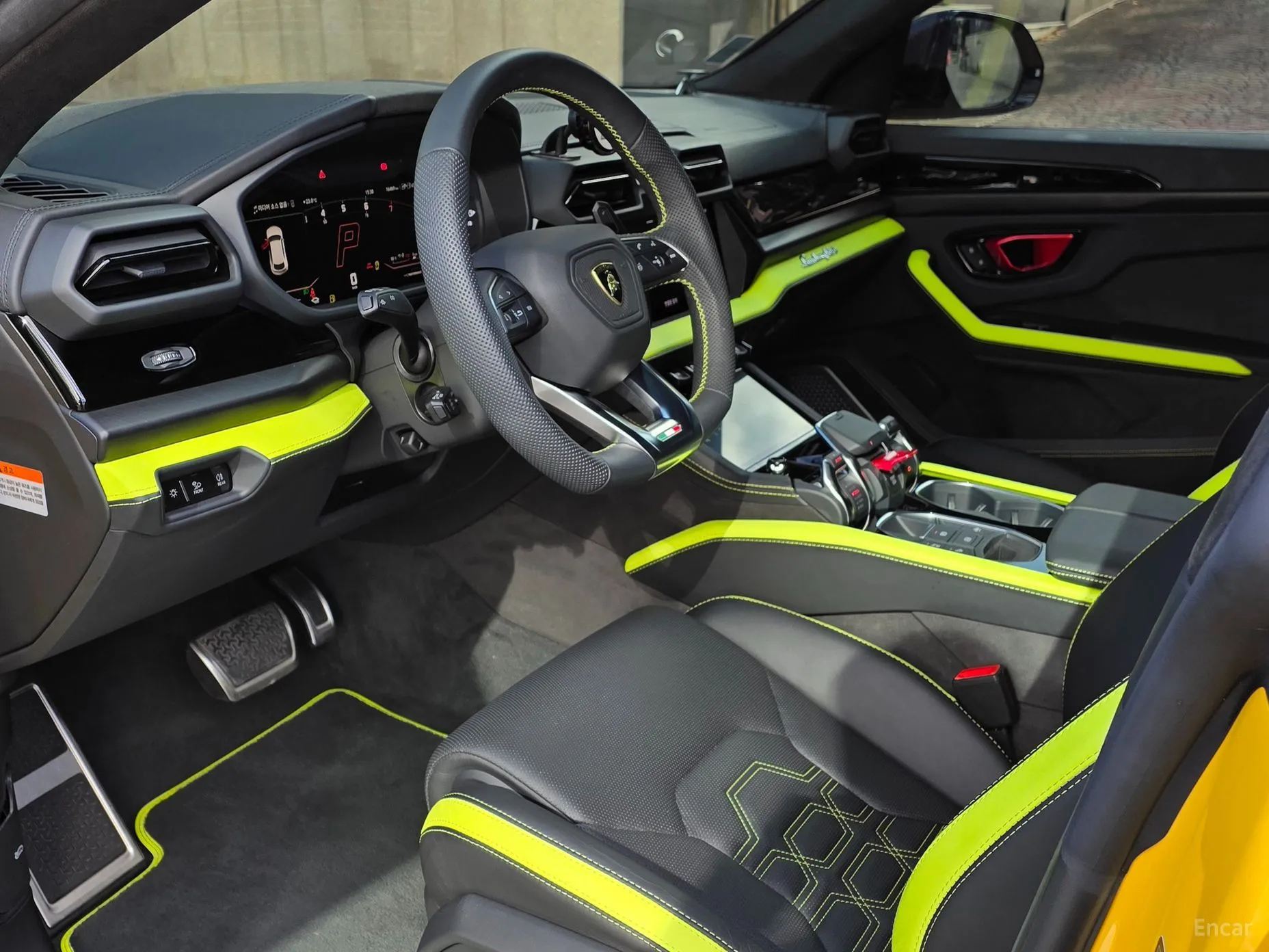 Lamborghini Urus превью 7