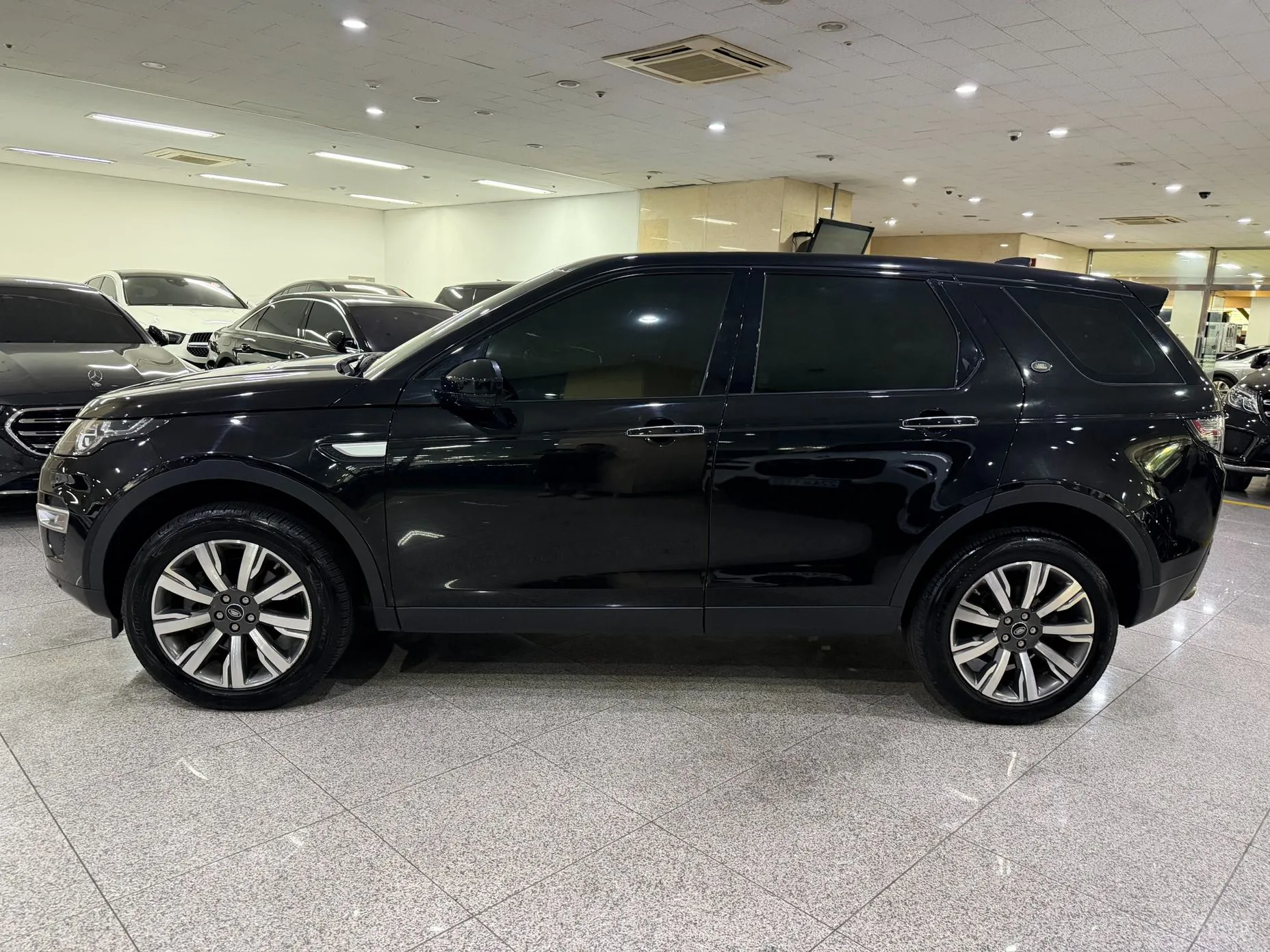 Land Rover Discovery Sports превью 3