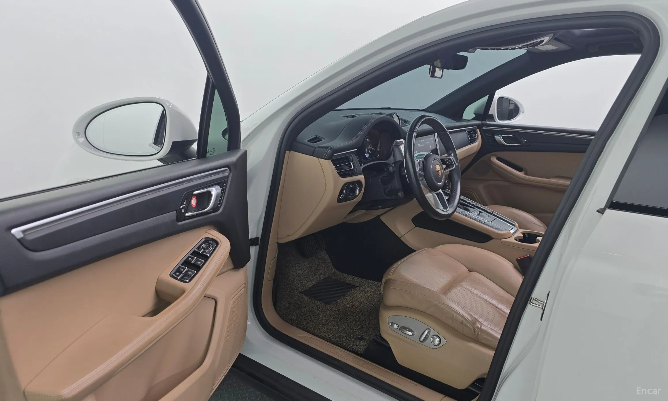 Porsche Macan превью 10