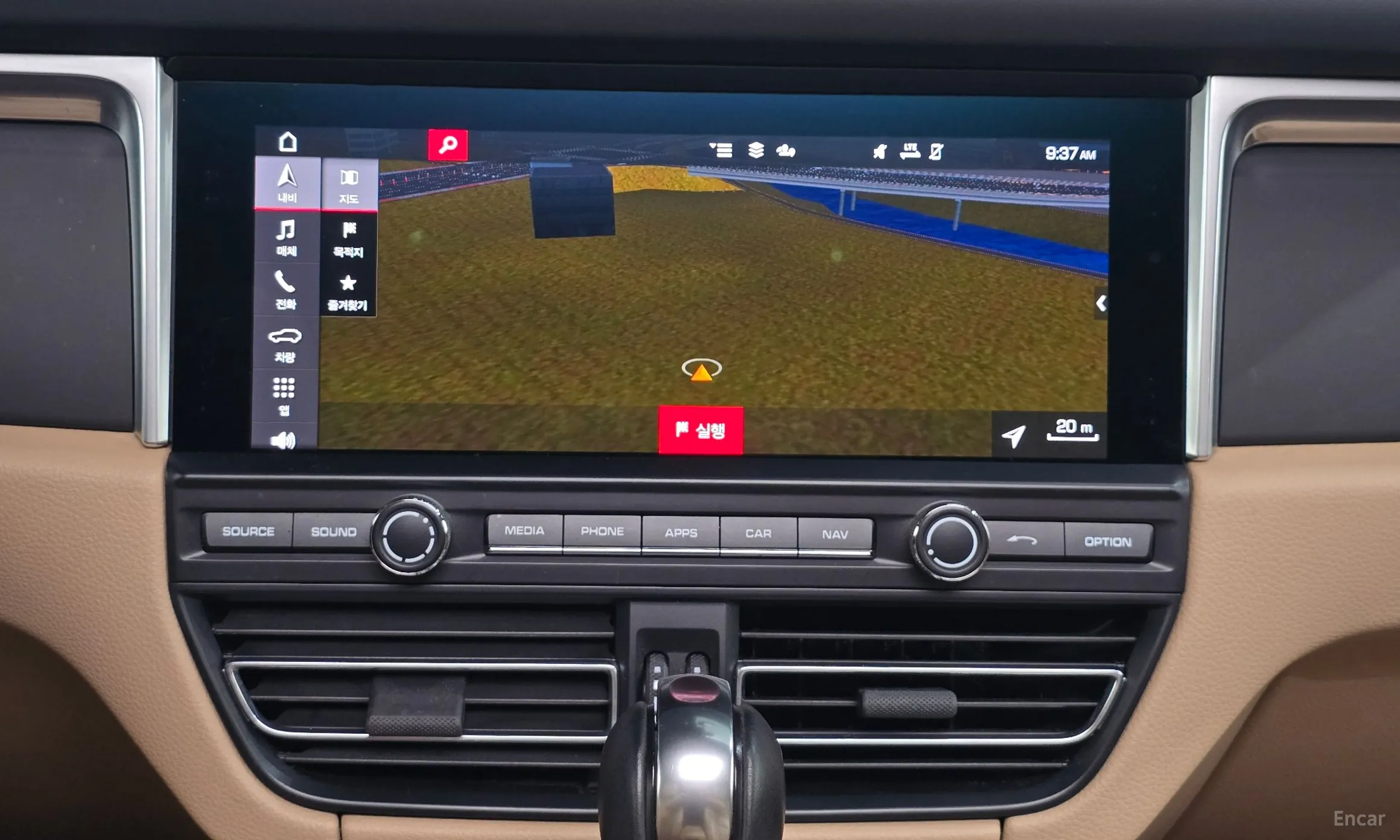 Porsche Macan превью 13